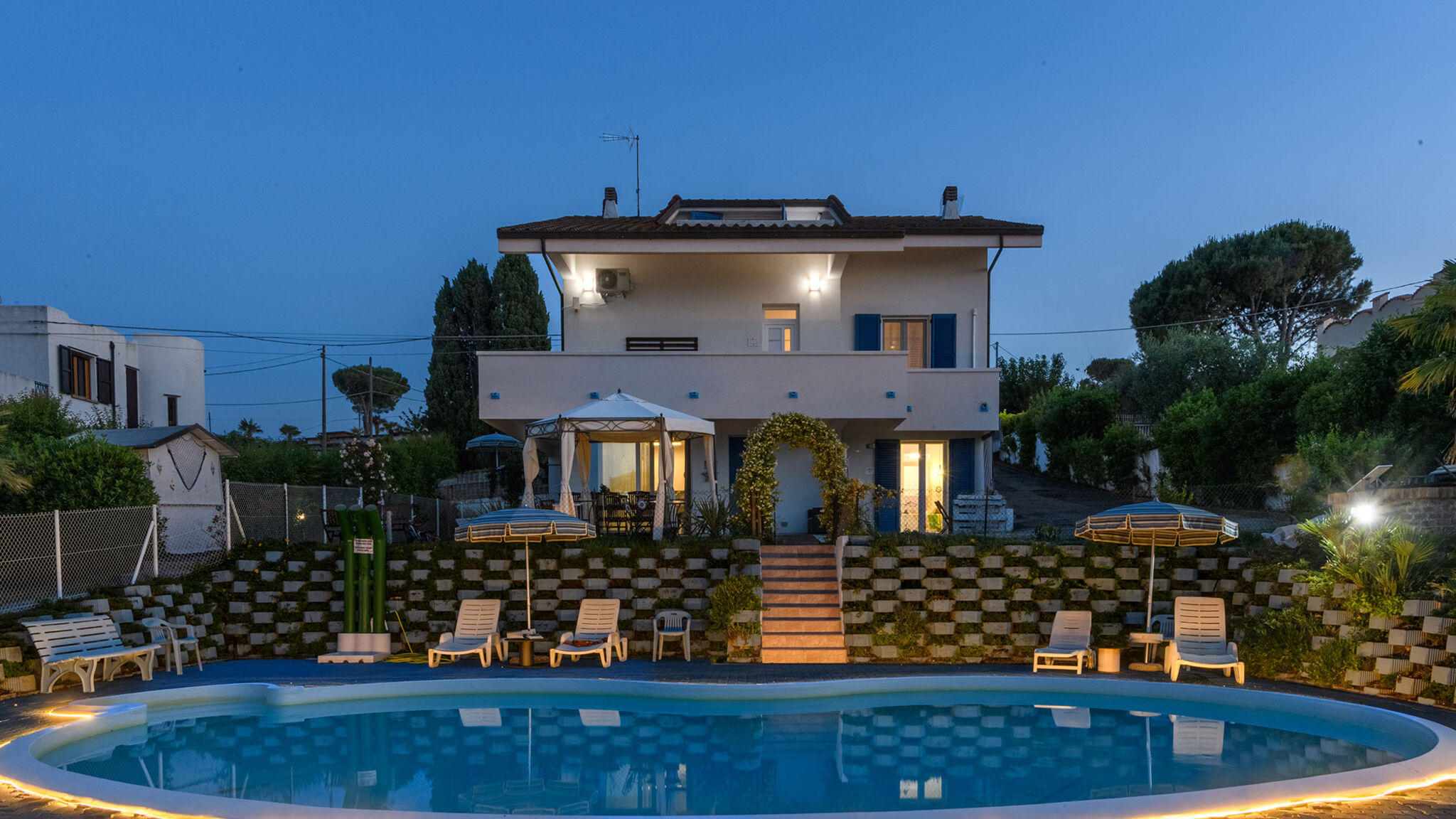 Italianway San Costanzo Villa Alma 8+2