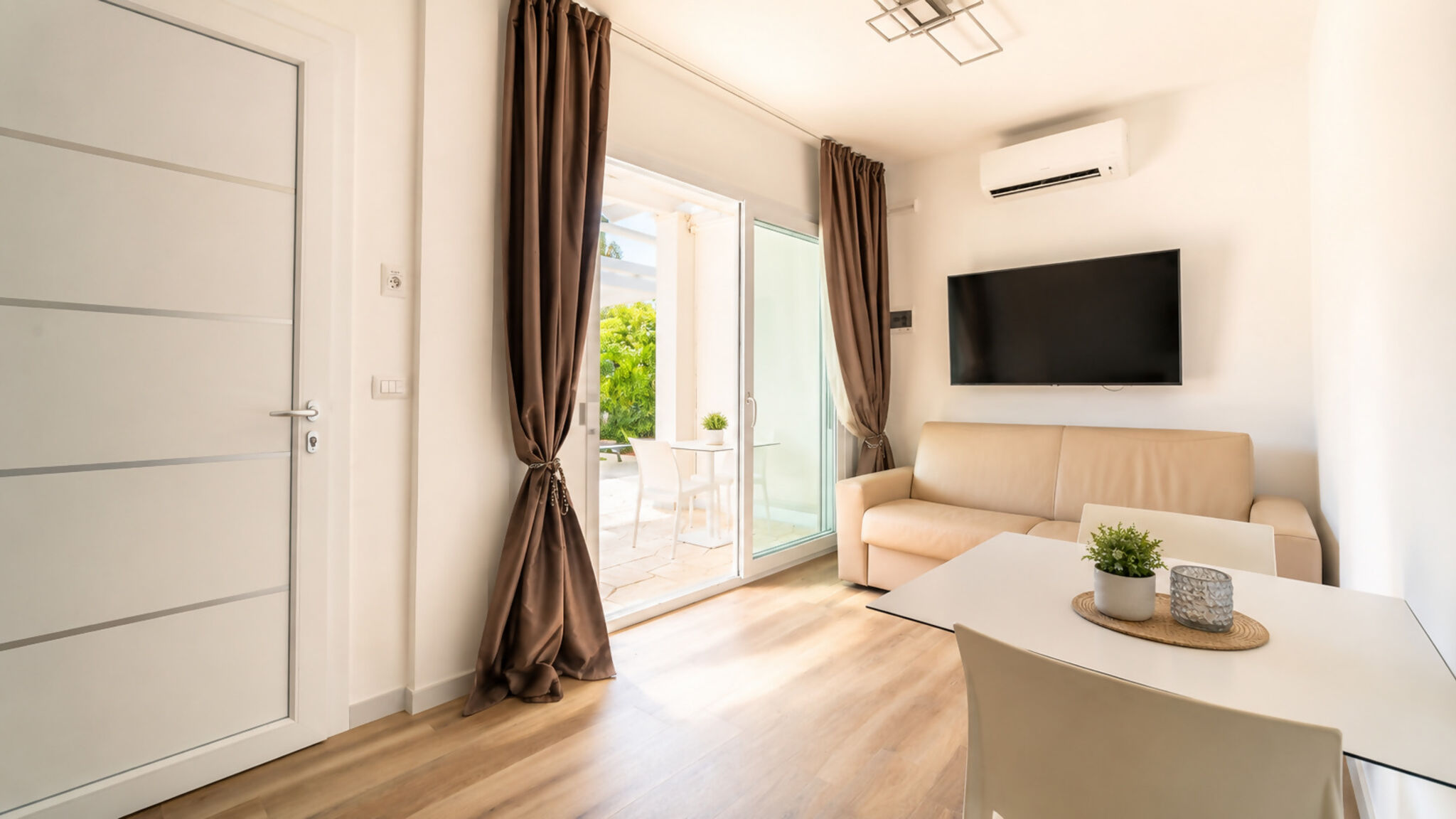 Symphonya Luxury Holiday Rentals Lecce Luxury Home & Pool