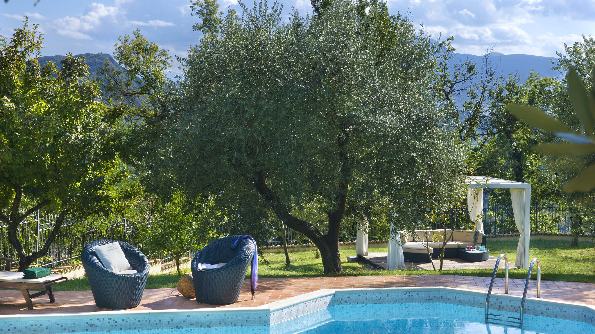Italianway Acqualagna Casale degli Ulivi 8+2