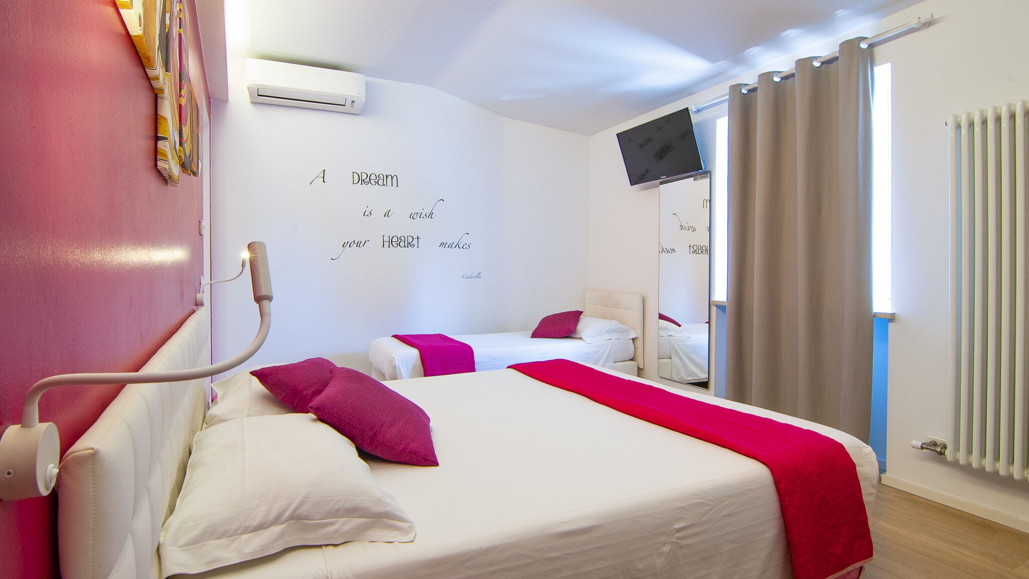 Italianway Verona Kedimore - Fucsia Room
