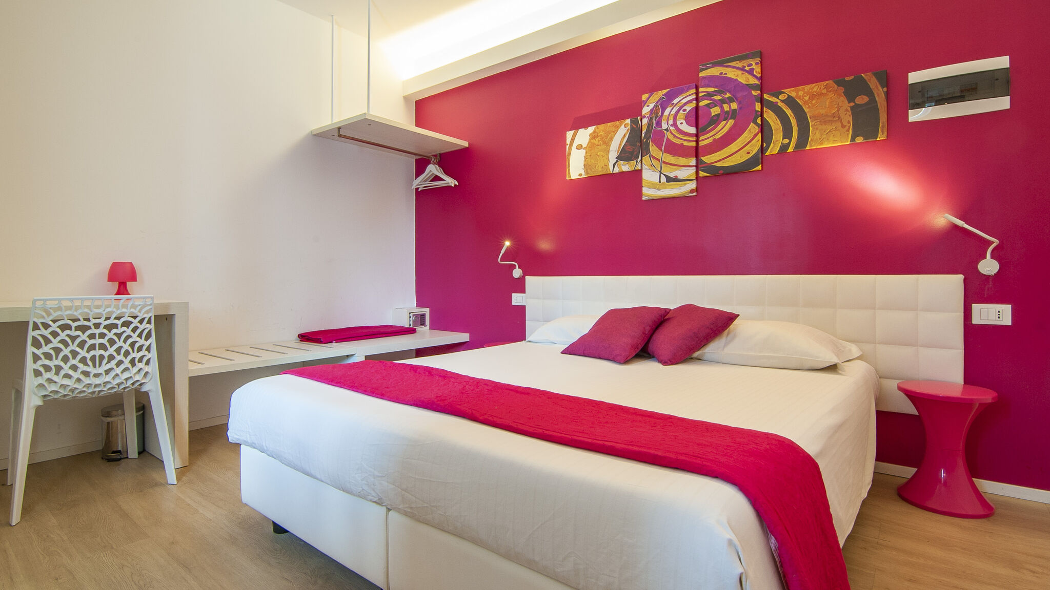 Italianway Verona Kedimore - Fucsia Room