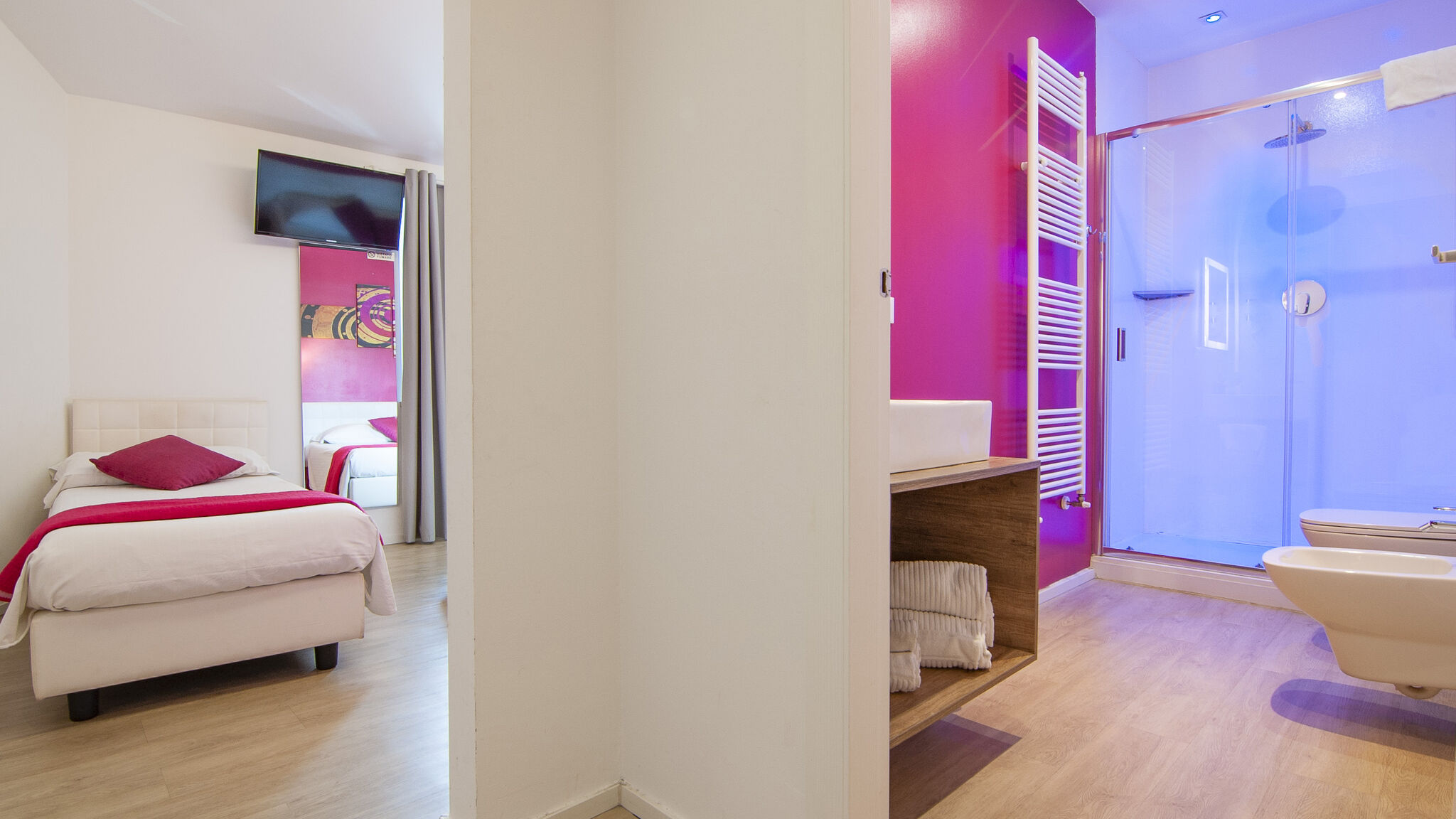 Italianway Verona Kedimore - Fucsia Room