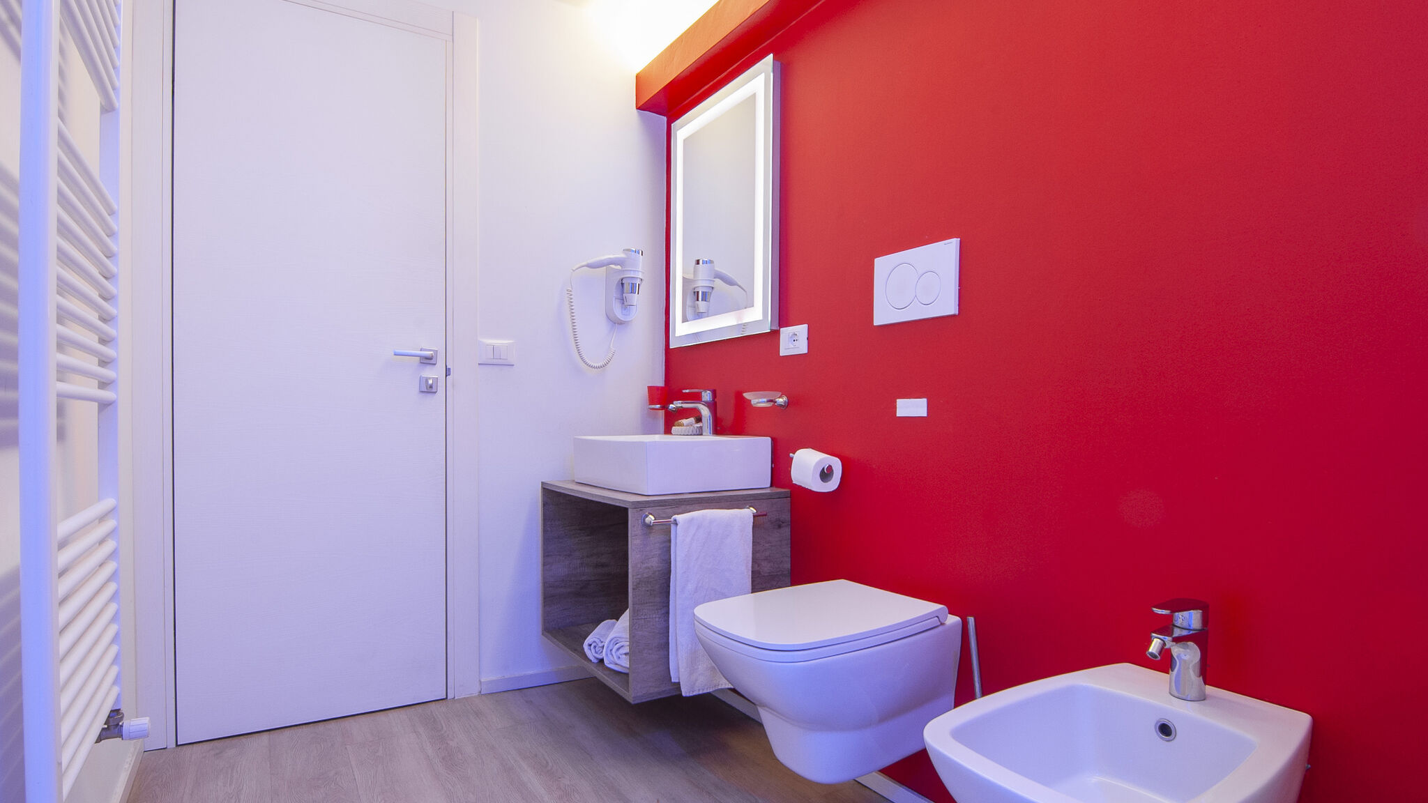Italianway Verona Kedimore - Red Apartment