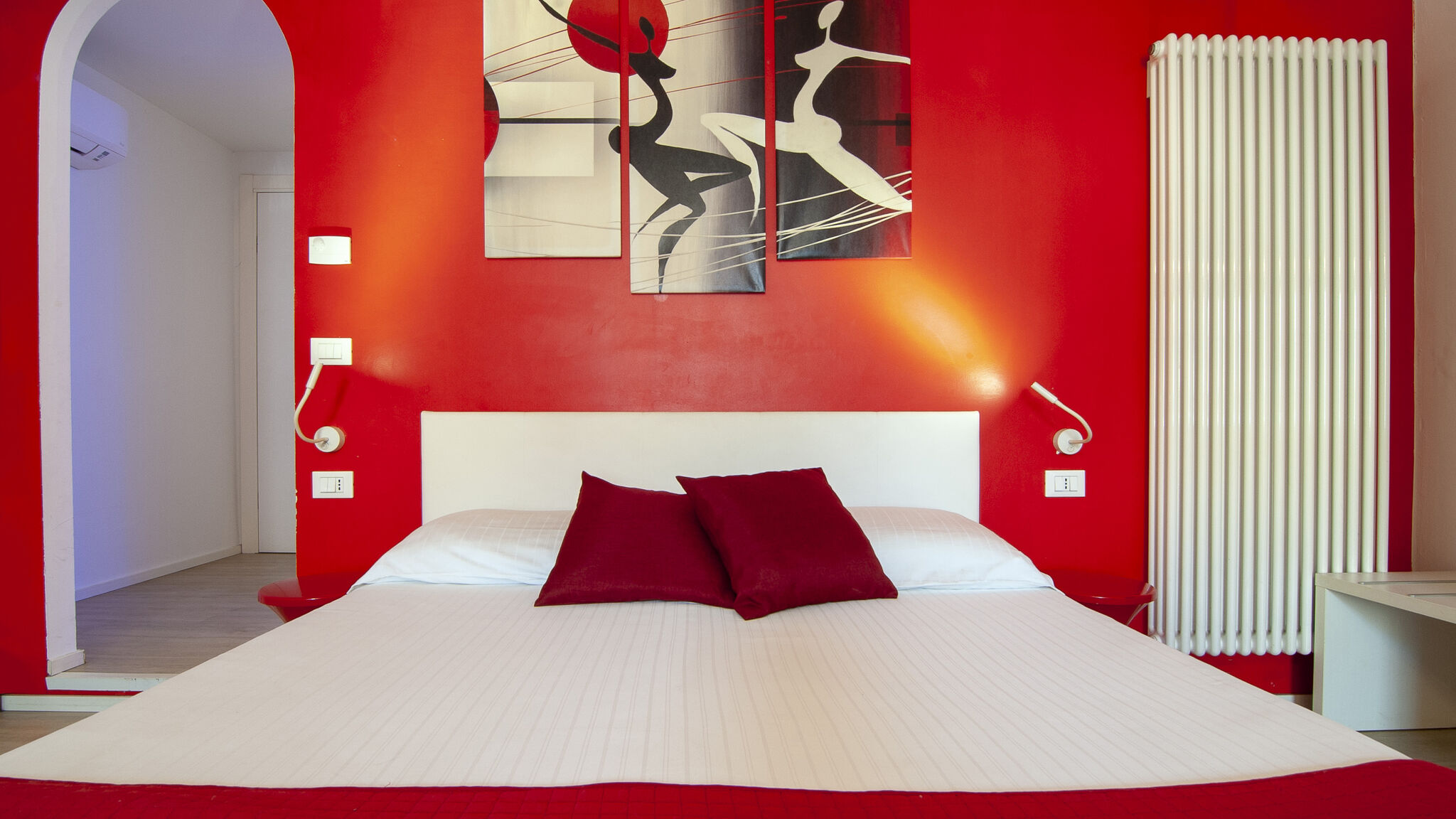 Italianway Verona Kedimore - Red Apartment