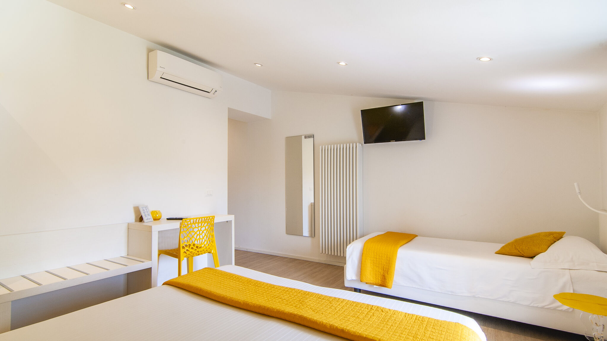Italianway Verona Kedimore - Yellow Room
