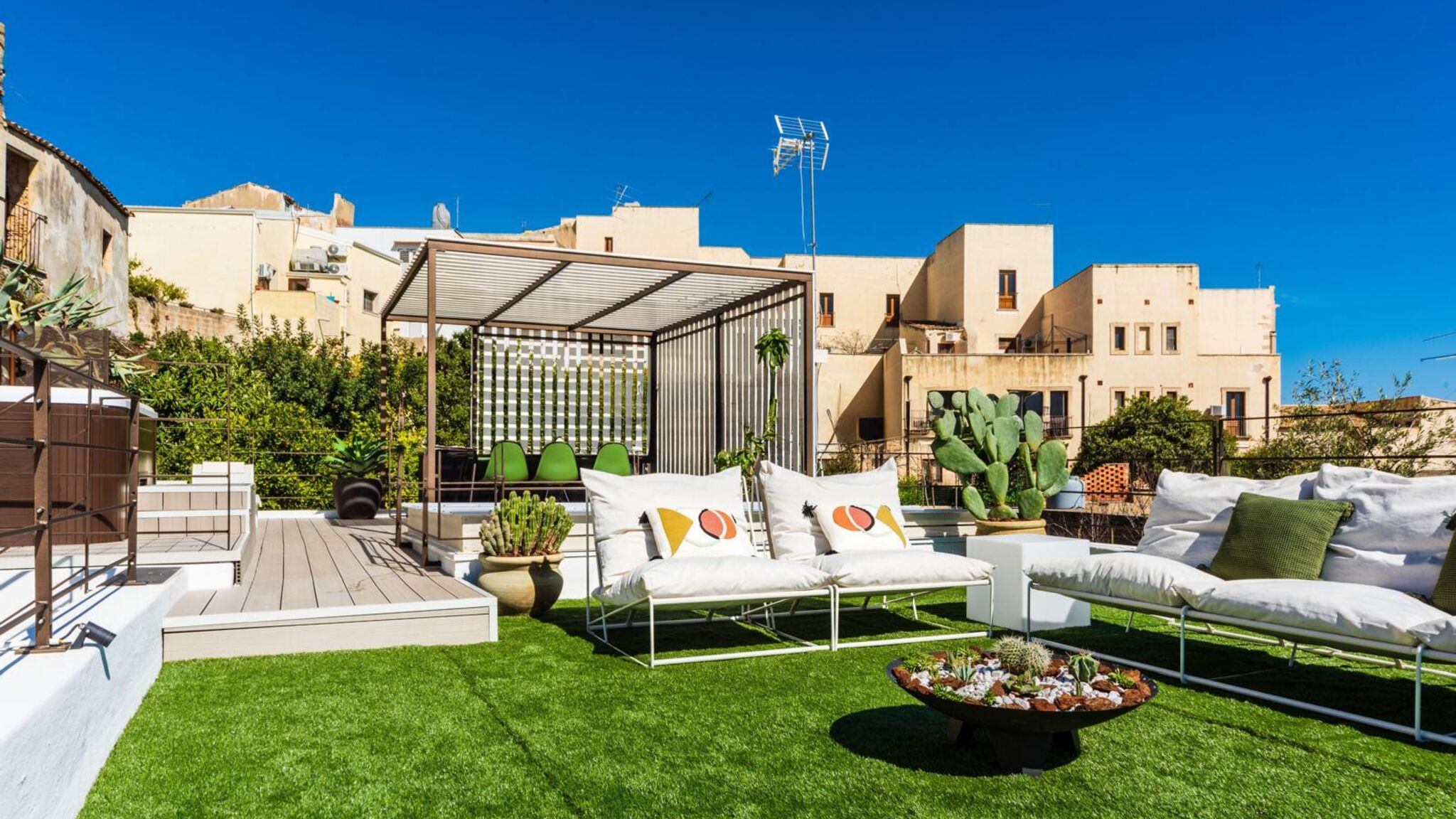 Italianway Noto MiCasa Jacuzzi & Rooftop SicilyMyHome