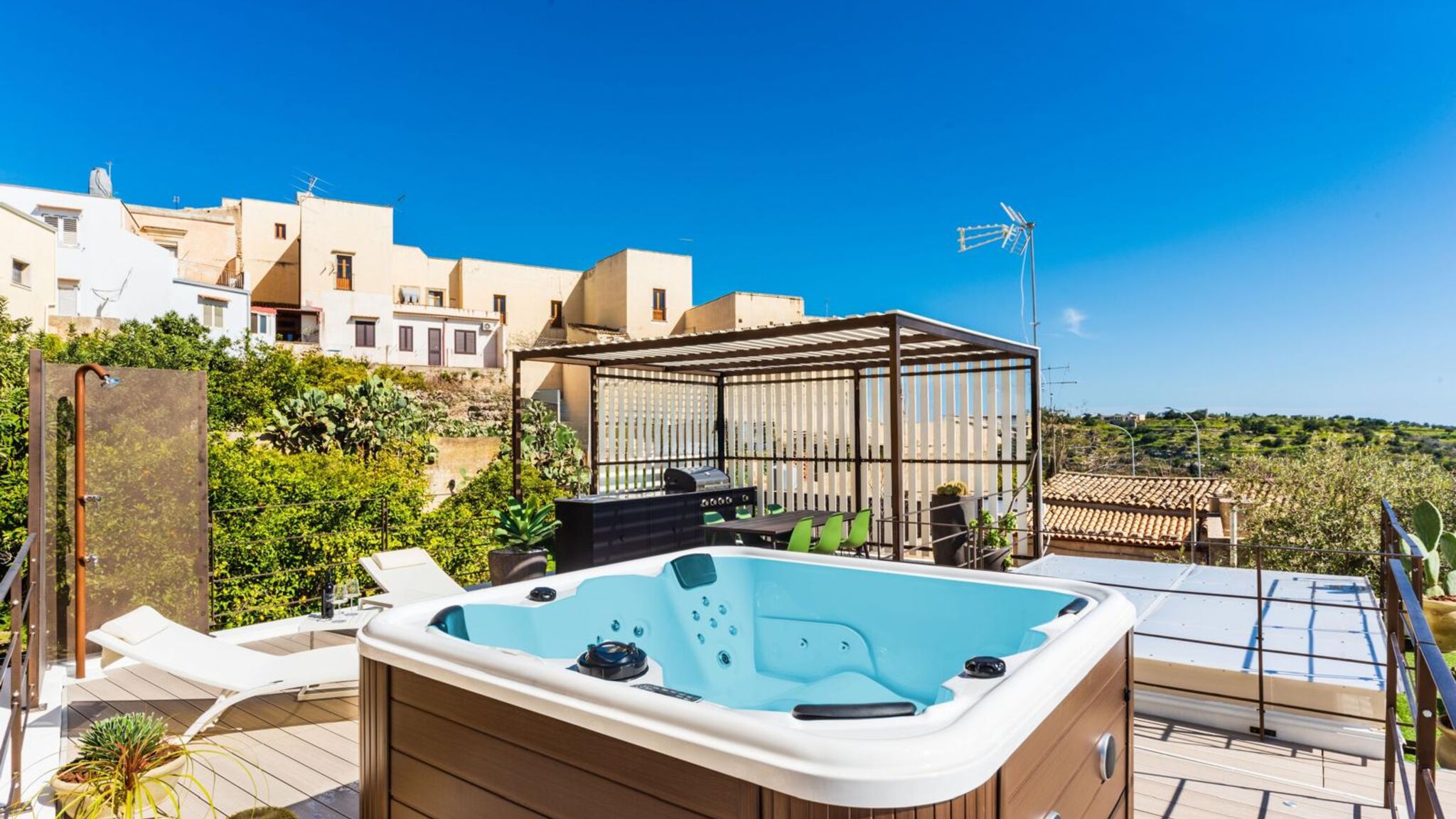 Italianway Noto MiCasa Jacuzzi & Rooftop SicilyMyHome