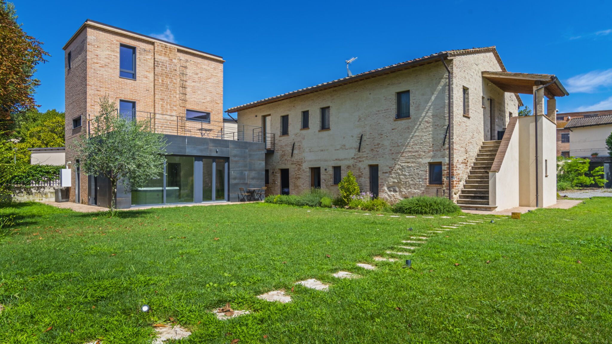 Italianway Deruta Agriturismo Borgo Re - Intero Casale