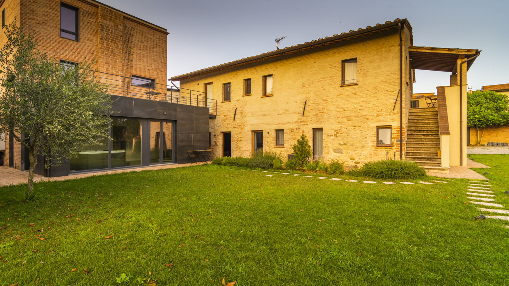 Italianway Deruta Agriturismo Borgo Re - Intero Casale