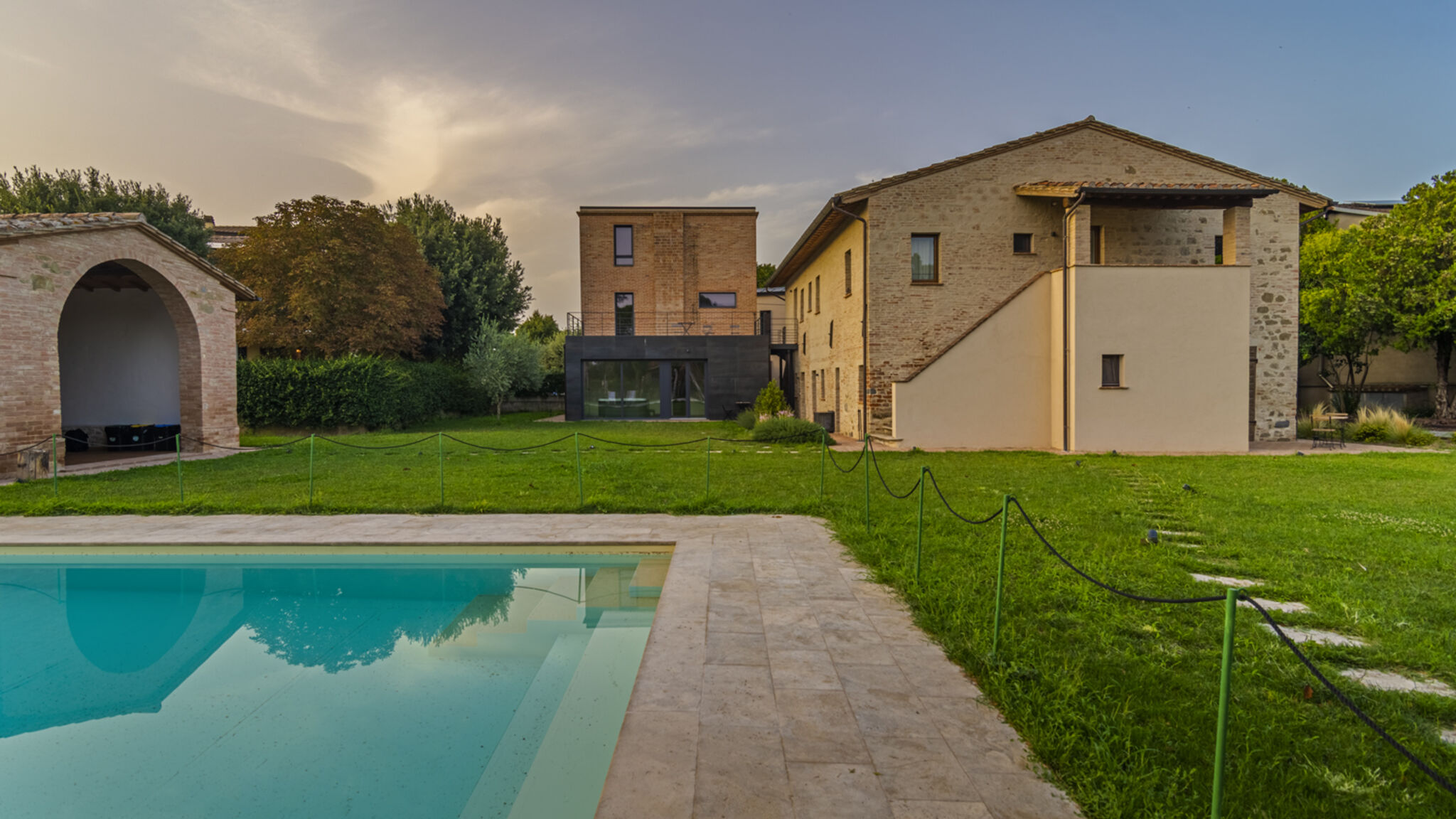 Italianway Deruta Agriturismo Borgo Re - Intero Casale