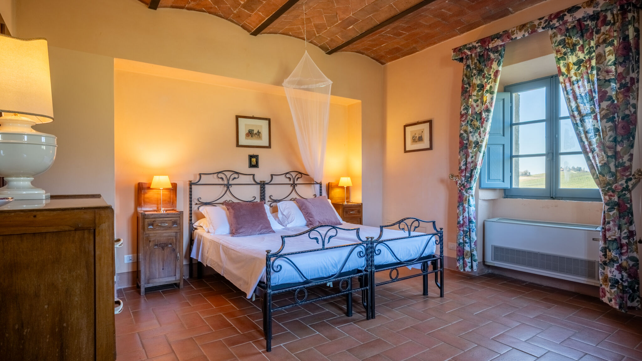 Italianway Castellina in Chianti Retreat in Chianti: Bacco-Spa & Vineyard 
