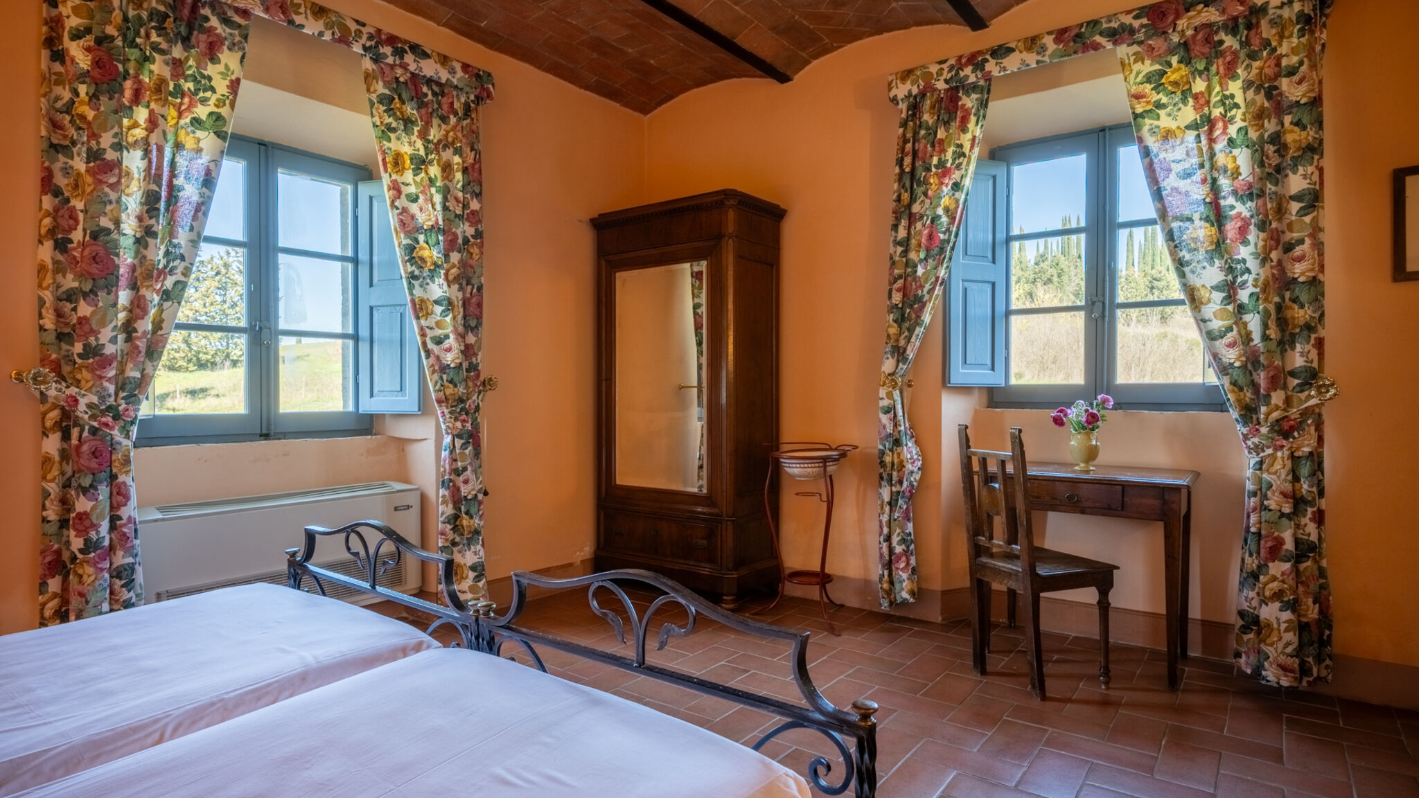 Italianway Castellina in Chianti Retreat in Chianti: Bacco-Spa & Vineyard 
