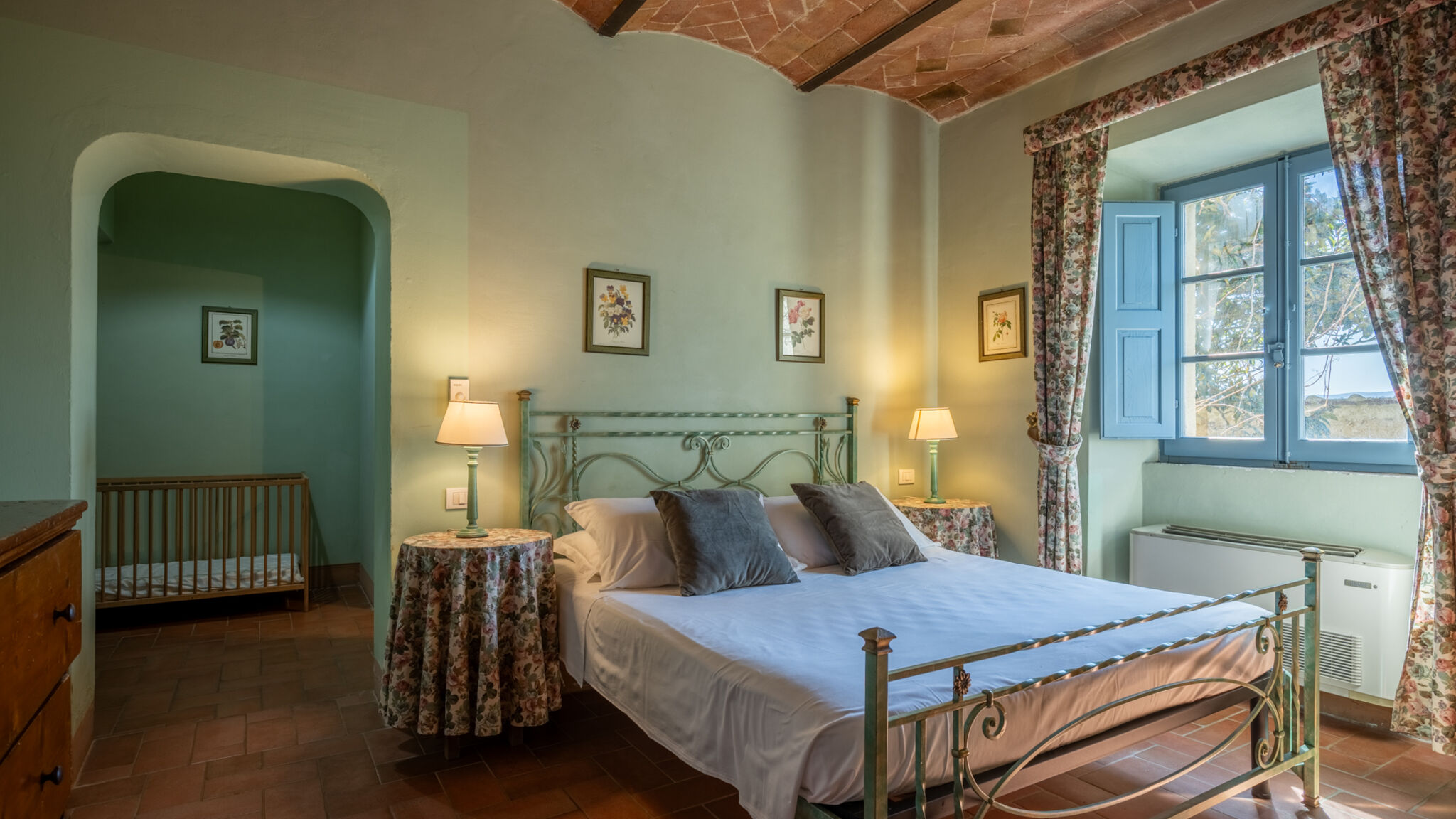 Italianway Castellina in Chianti Retreat in Chianti: Bacco-Spa & Vineyard 