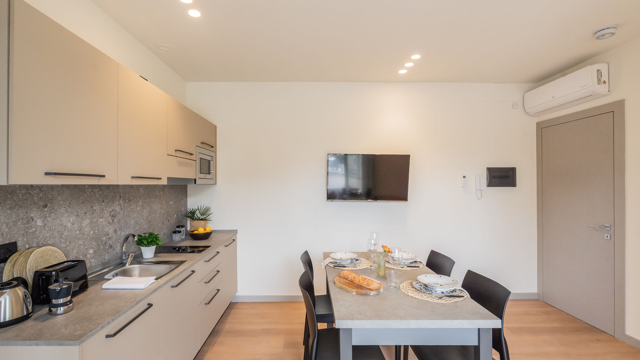 Italianway Como Close To Everything 2 by Rent All Como