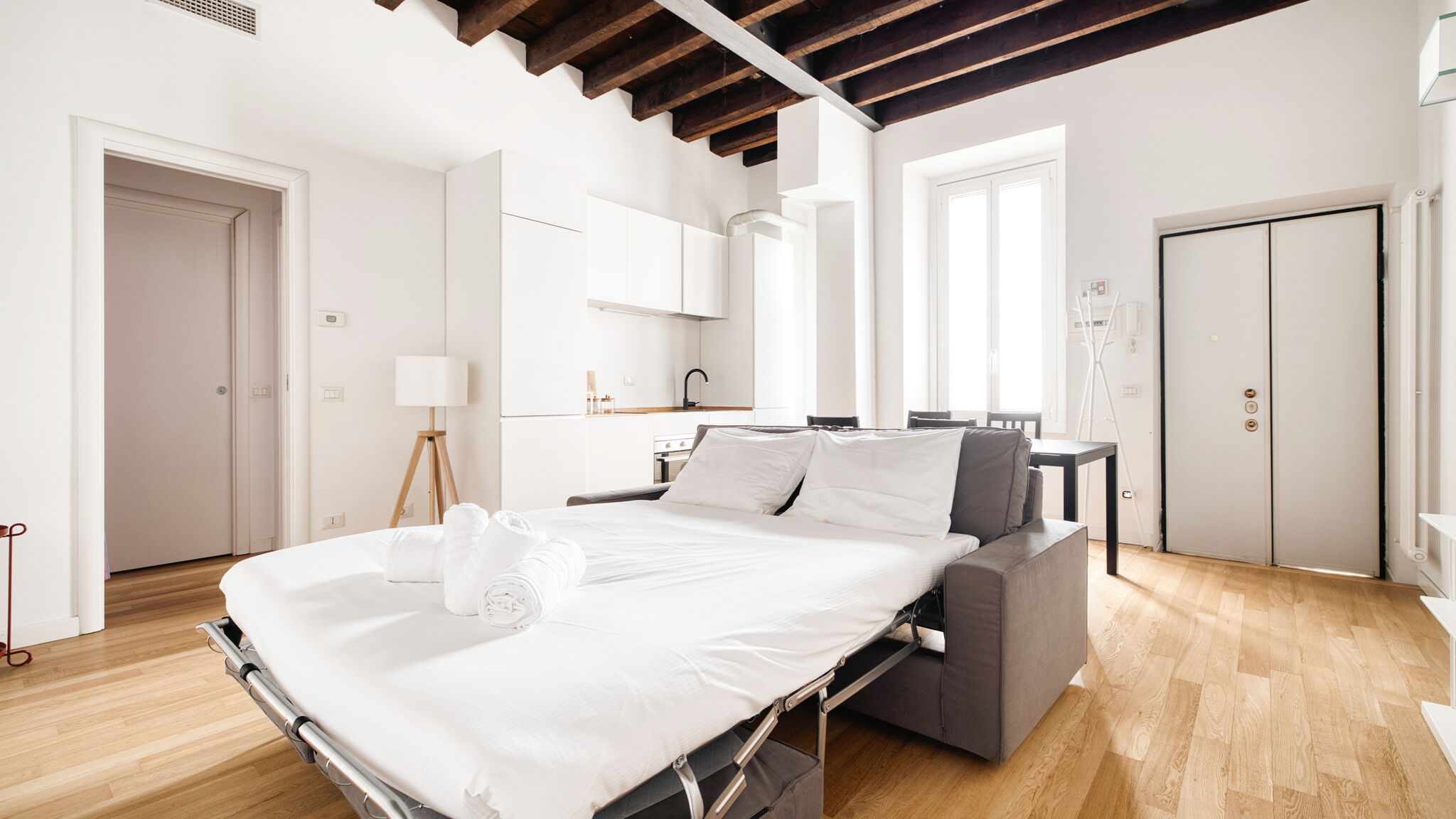Italianway Milano Porta Venezia | Bright & Quiet Milanese Home