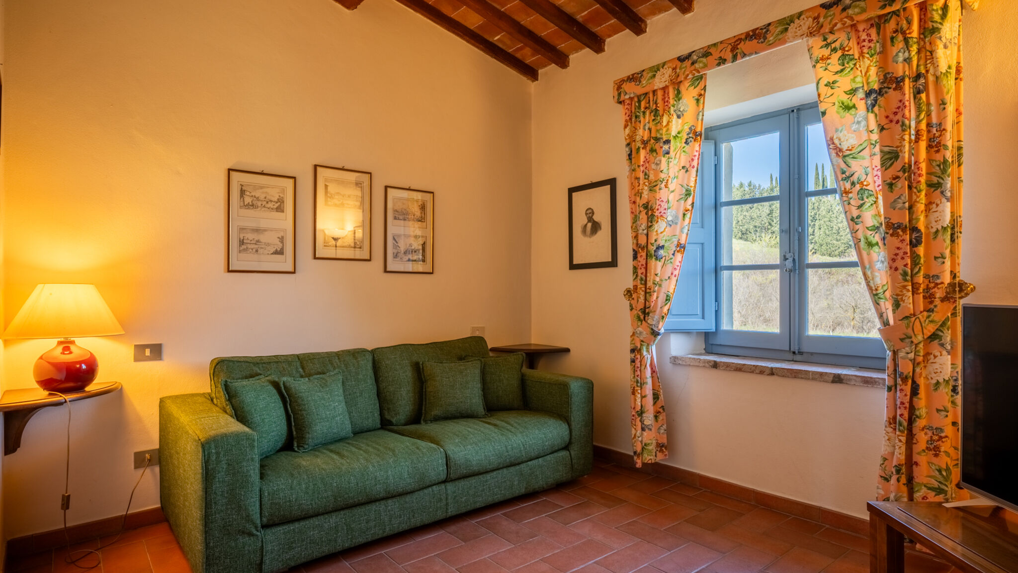 Italianway Castellina in Chianti Retreat in Chianti: Dioniso-Spa & Vineyard