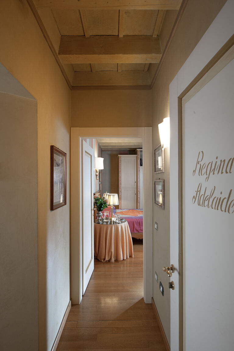 Italianway Verona Domus Nova - Camera Regina Adelaide