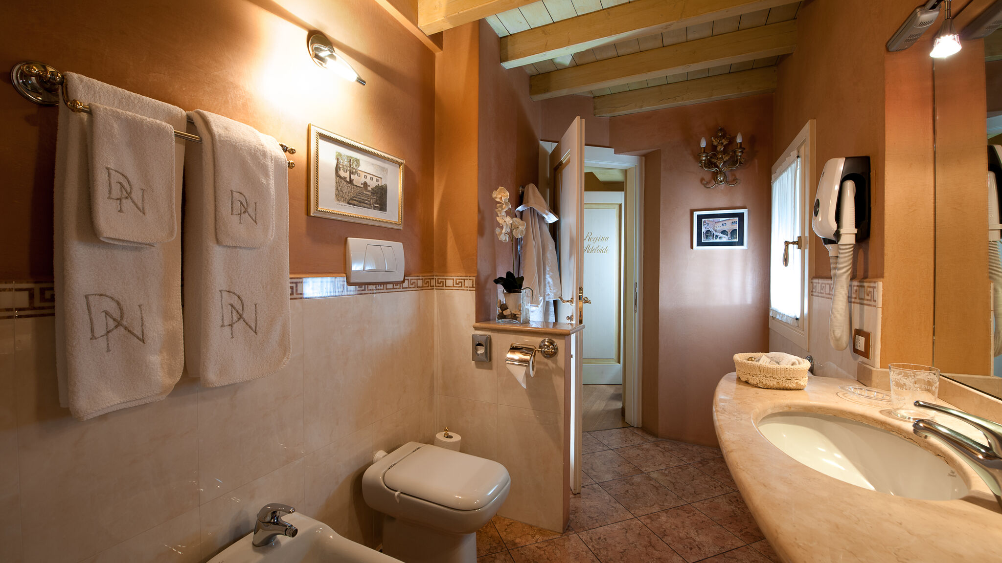 Italianway Verona Domus Nova - Camera Regina Adelaide
