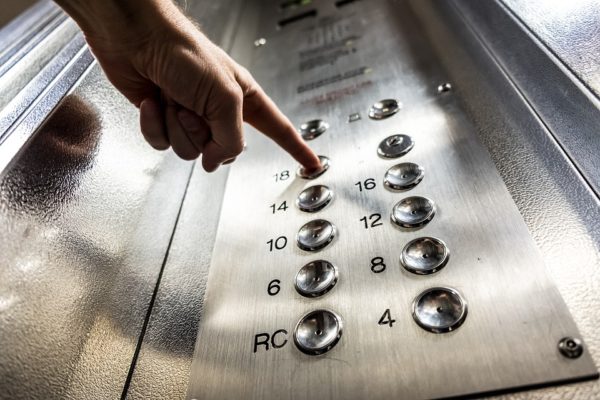 instalar un ascensor