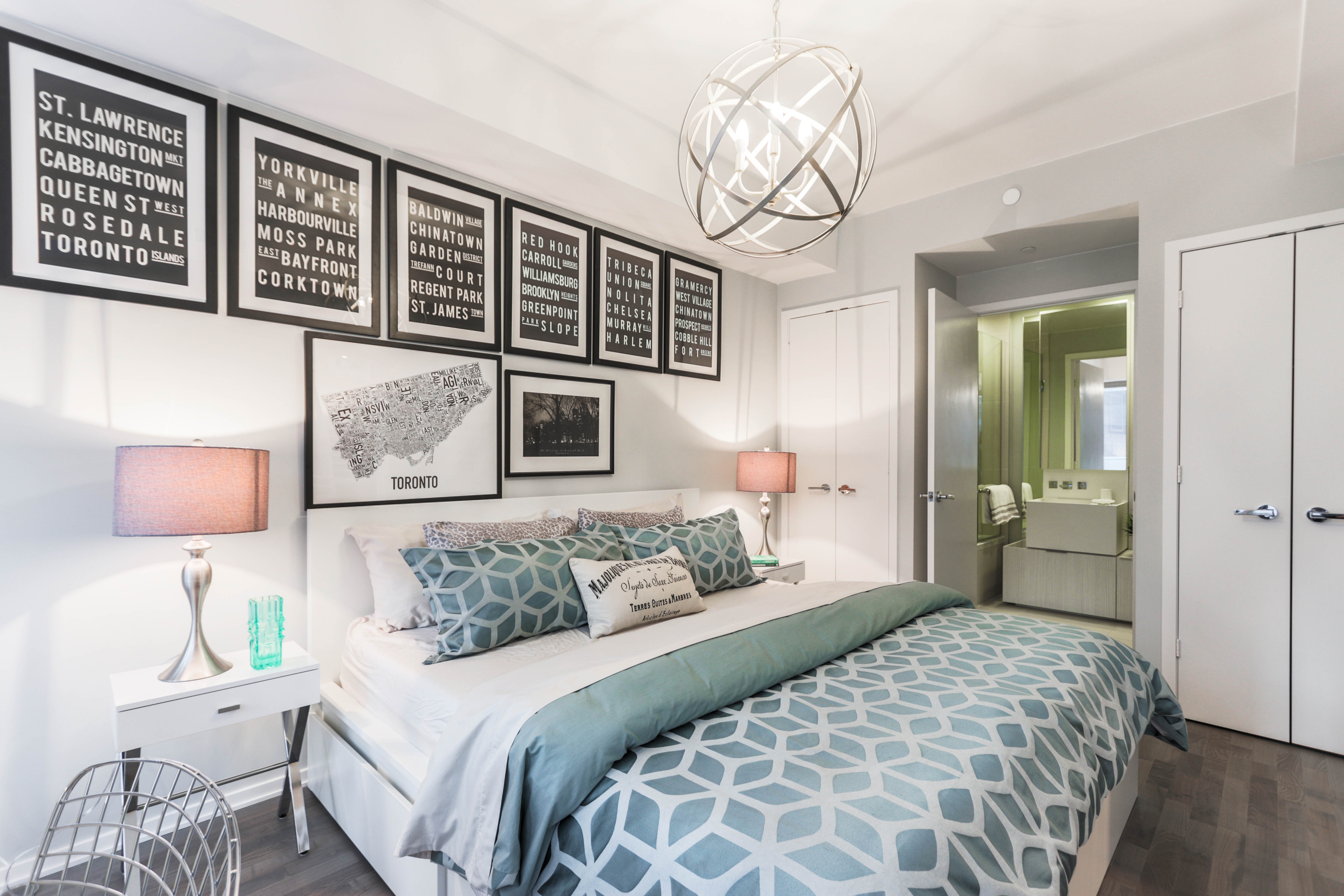 Cómo decorar una habitación grande siguiendo 3 simples pasos