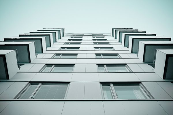 Cuánto cobra la inmobiliaria por vender un piso