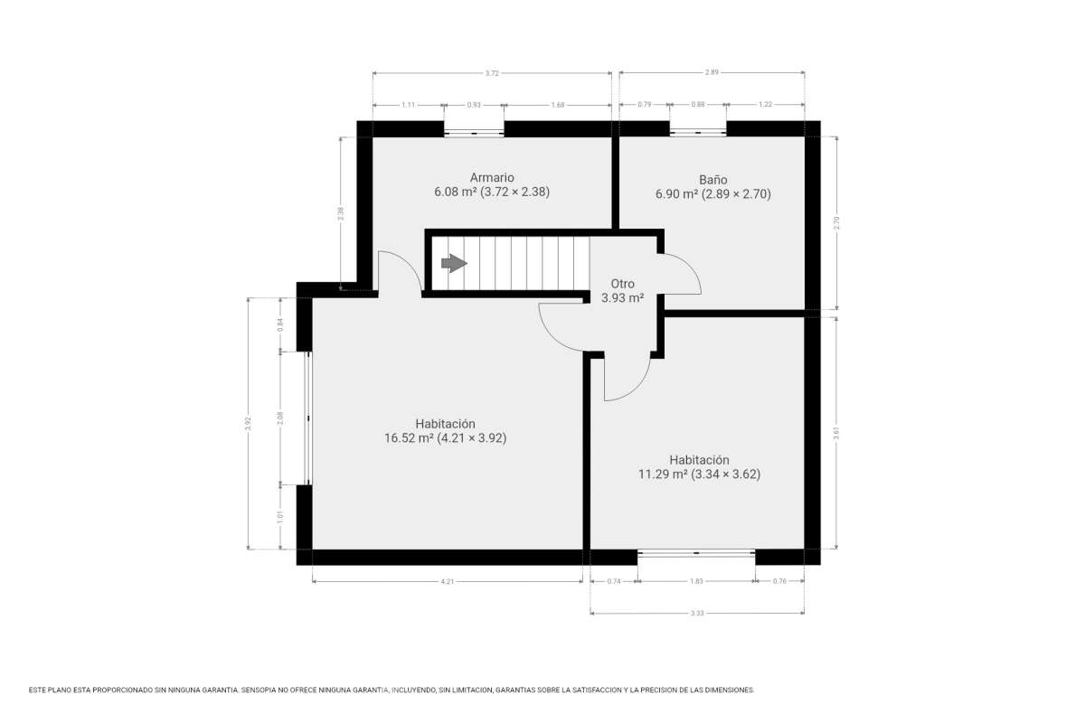 Housfy vende encantadora casa familiar con jardín y piscina en Cervelló Ubicada en una zona tranquila de Cervelló, esta propiedad destaca por sus amplios espacios y sus agradables zonas exteriores, que incluyen jardín, zona de huerto y piscina privada. La vivienda cuenta con 239 m² construidos (verificados con la Dirección General de Catastro). Además de estos metros, dispone de superficie adicional que ya se encuentra en trámite de regularización. La vivienda ofrece una distribución cómoda y funcional en tres plantas. La planta principal cuenta con un amplio salón-comedor conectado con la cocina y con salida a una agradable terraza, además de dos dormitorios y un baño. La cocina incorpora además una cocina de leña, que aporta un toque tradicional y acogedor a la vivienda. En la planta superior encontramos dos habitaciones, una de ellas con vestidor, y un segundo baño. La planta inferior está destinada a garaje y dispone además de trastero y lavadero independiente. Características específicas: -Piscina privada -Trastero -Garaje -Jardín privado y zona de huerto -Terraza -Calefacción -Cocina de leña -Con buenas vistas Zona y entorno La propiedad se encuentra en Cervelló, municipio de Barcelona, en una zona residencial tranquila y rodeada de naturaleza. Dispone de servicios y transporte público en las proximidades, así como de buena comunicación con Barcelona, combinando la tranquilidad de la zona con la cercanía a la ciudad. Aviso legal El precio de venta no incluye gastos de la compraventa como notaría, registro, impuestos, ni tampoco honorarios agencia. Esta publicación no es vinculante. Consulta siempre la nota simple con Housfy antes de formalizar la compraventa. Sobre nosotros Housfy es la plataforma integral de servicios inmobiliarios. Nuestra combinación de expertos y tecnología pone al alcance de todo el mundo servicios cómodos, claros y seguros. AICAT número: 7922. Nos encargamos de la gestión y asesoramiento de la compra. ¡Olvídate de todo! Hacemos los trámites por ti. Y, si además necesitas financiación, ponemos a tu disposición un bróker hipotecario para ayudarte a conseguir las mejores condiciones para tu perfil económico. ¿Quieres visitarla? Contacta con Housfy y agenda tu visita sin compromiso. Más información en: housfy.com En cumplimiento de la Ley 8/2026 en Cataluña, el certificado de presencia o ausencia de amianto se encuentra en proceso de tramitación.-56