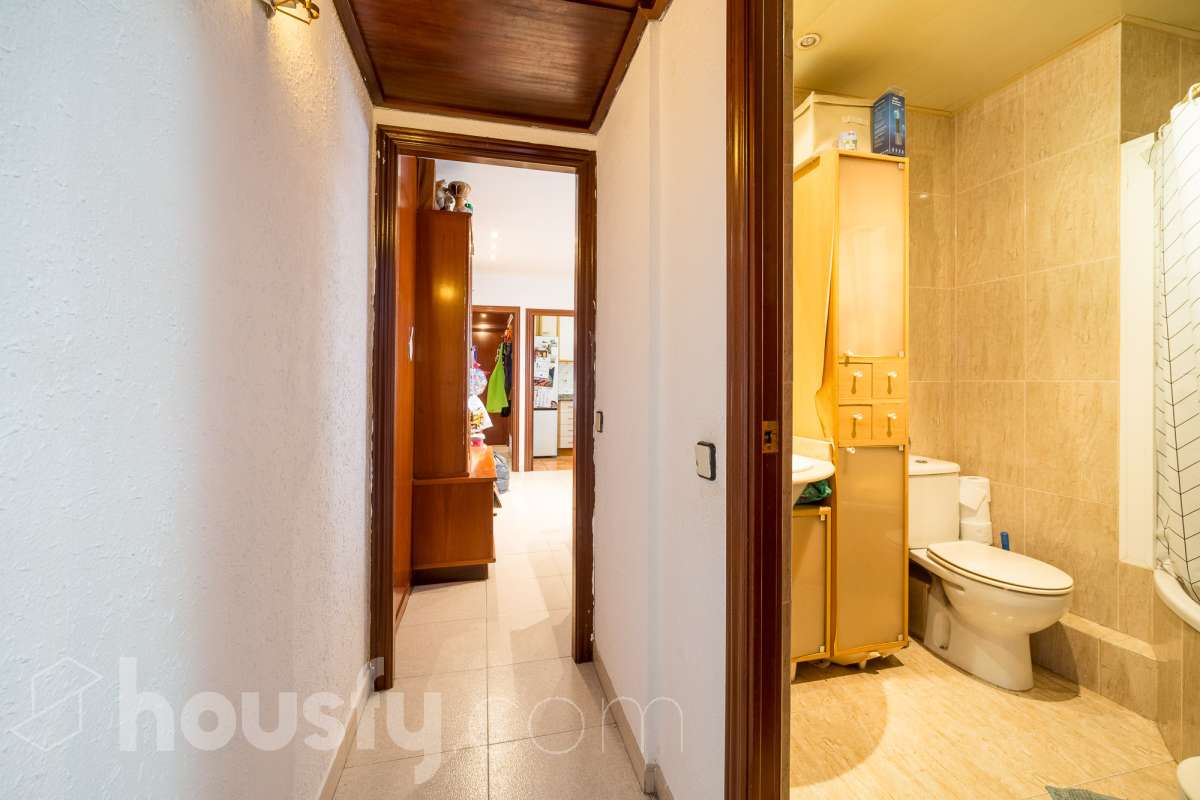 Housfy vende 🏡 luminoso piso ubicado en L'Hospitalet de Llobregat-19