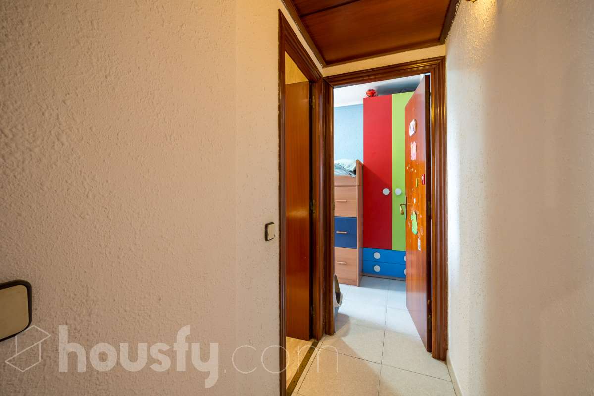Housfy vende 🏡 luminoso piso ubicado en L'Hospitalet de Llobregat-20