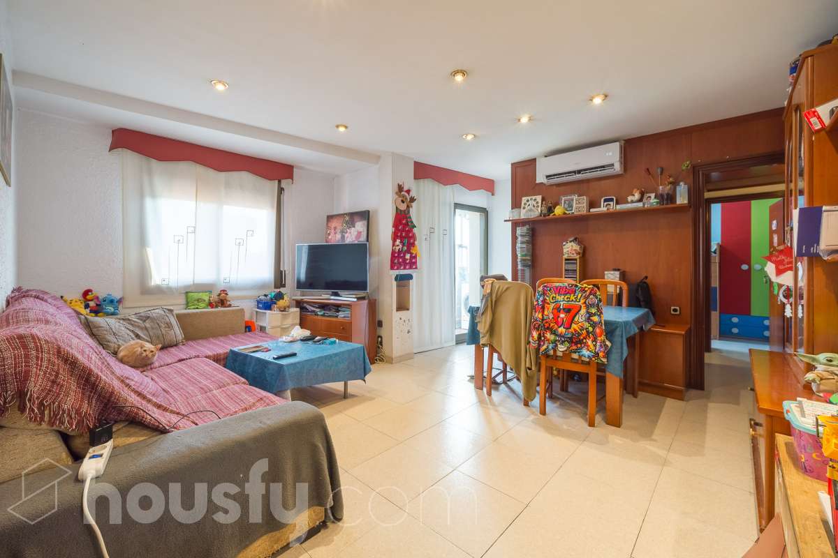 Housfy vende 🏡 luminoso piso ubicado en L'Hospitalet de Llobregat
