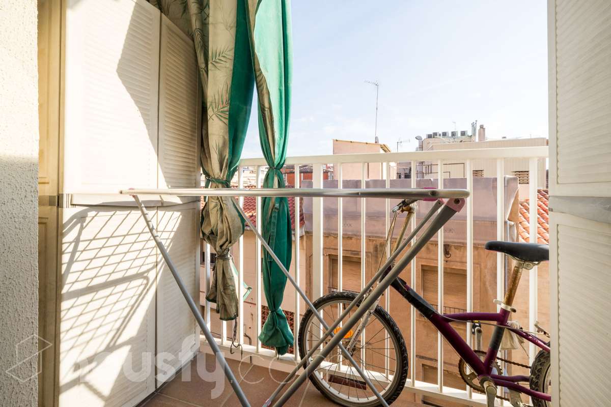 Housfy vende 🏡 luminoso piso ubicado en L'Hospitalet de Llobregat-17