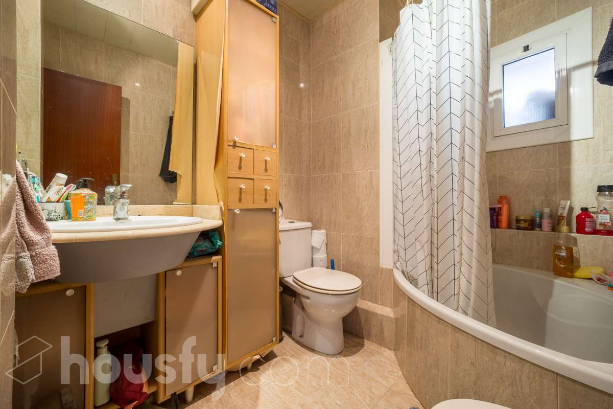 Housfy vende 🏡 luminoso piso ubicado en L'Hospitalet de Llobregat-15