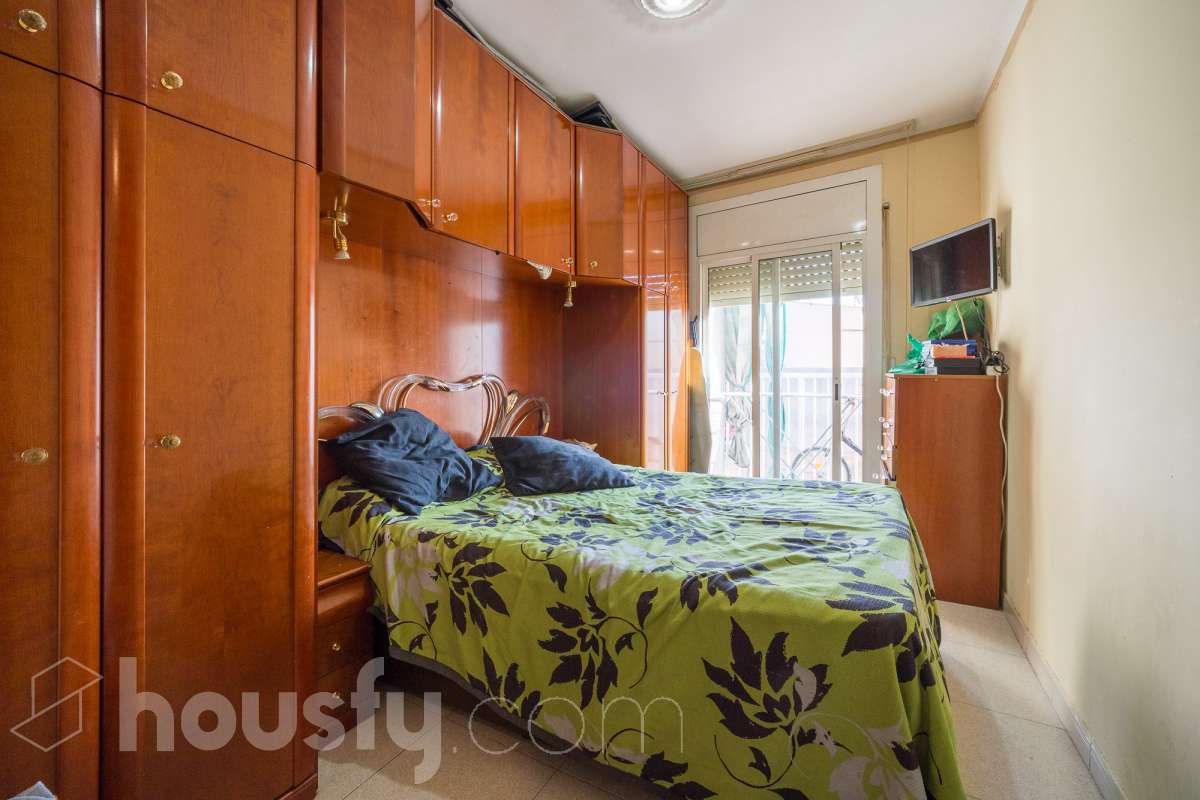 Housfy vende 🏡 luminoso piso ubicado en L'Hospitalet de Llobregat-9