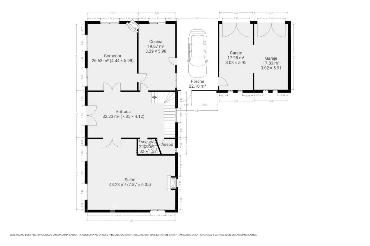 Exclusiva villa en el corazón de Creixell: amplitud, privacidad y vistas excepcionales. Housfy presenta en exclusiva esta magnífica propiedad situada en el centro de Creixell, una residencia singular que destaca por sus extraordinarias dimensiones, su privilegiada parcela y un entorno que combina la comodidad de una ubicación céntrica con la tranquilidad y la amplitud de un espacio residencial único. Con 921 m² construidos, incluida la zona deportiva, según datos verificados con la Dirección General del Catastro, esta propiedad ofrece un sinfín de posibilidades para quienes buscan una vivienda de grandes dimensiones, con espacios versátiles y zonas exteriores pensadas para disfrutar al máximo del estilo de vida mediterráneo. La vivienda, construida en 1970, dispone de una distribución generosa, con nueve dormitorios y seis baños, que permite acoger cómodamente a familias numerosas, recibir invitados o destinar parte de sus estancias a usos complementarios, como despacho o espacios de trabajo. Entre sus dependencias encontramos un amplio salón-comedor, una cocina equipada y una suite con baño privado, además de una zona de despacho que aporta funcionalidad y privacidad al conjunto. En el exterior, la propiedad despliega todo su potencial. Su magnífica parcela alberga un jardín privado, una piscina exclusiva y una zona deportiva que amplía las posibilidades de ocio y actividad al aire libre. Las terrazas invitan a disfrutar del clima mediterráneo, mientras que las excepcionales vistas al mar y a la montaña aportan un atractivo diferencial y una sensación de amplitud difícil de encontrar en una ubicación tan céntrica. Un añadido fundamental es la existencia de un pozo y un depósito de agua de unos 60.000 litros. La vivienda cuenta, además, con chimenea, electrodomésticos, trastero y cuatro plazas de garaje, prestaciones que completan una propuesta residencial especialmente interesante por su capacidad, comodidad y versatilidad. Su ubicación, en pleno centro de Creixell, permite disfrutar de los servicios y comercios del municipio, con transporte público cercano y la comodidad de tener el día a día al alcance de la mano, en un entorno característico de la Costa Dorada. Una propiedad con dimensiones extraordinarias y múltiples posibilidades, ideal para quienes valoran el espacio, la privacidad, las zonas de ocio propias y unas vistas privilegiadas, sin renunciar a la comodidad de vivir en el centro de una población con encanto. Una oportunidad exclusiva para descubrir una vivienda diferente, donde la amplitud de sus espacios y el atractivo de su parcela convierten cada rincón en una invitación a disfrutar. Housfy — Comercialización en exclusiva. Contacta con nosotros para ampliar información y descubrir personalmente todo el potencial de esta propiedad. Aviso legal El precio de venta no incluye gastos de la compraventa como notaría, registro, impuestos, ni tampoco honorarios agencia. Esta publicación no es vinculante. Consulta siempre la nota simple con Housfy antes de formalizar la compraventa. Sobre nosotros Housfy es la plataforma integral de servicios inmobiliarios. Nuestra combinación de expertos y tecnología pone al alcance de todo el mundo servicios cómodos, claros y seguros. AICAT número: 7922. Nos encargamos de la gestión y asesoramiento de la compra. ¡Olvídate de todo! Hacemos los trámites por ti. Y, si además necesitas financiación, ponemos a tu disposición un bróker hipotecario para ayudarte a conseguir las mejores condiciones para tu perfil económico. ¿Quieres visitarla? Contacta con Housfy y agenda tu visita sin compromiso. Más información en: housfy.com-73
