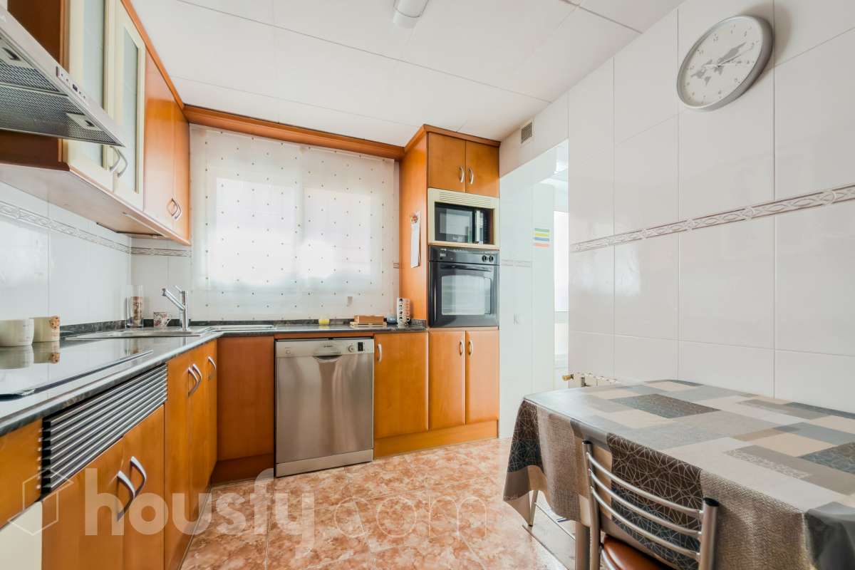 Piso de 4 habitación, con parket desde hace 2 años, y habitaciones pintadas hace 3 años, caldera nueva hace 18 meses-14
