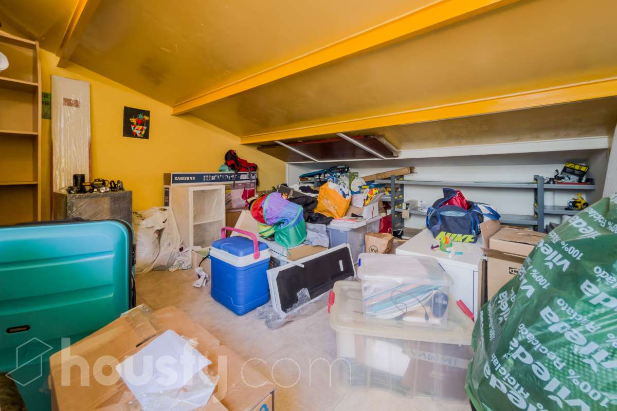 Piso de 4 habitación, con parket desde hace 2 años, y habitaciones pintadas hace 3 años, caldera nueva hace 18 meses-28