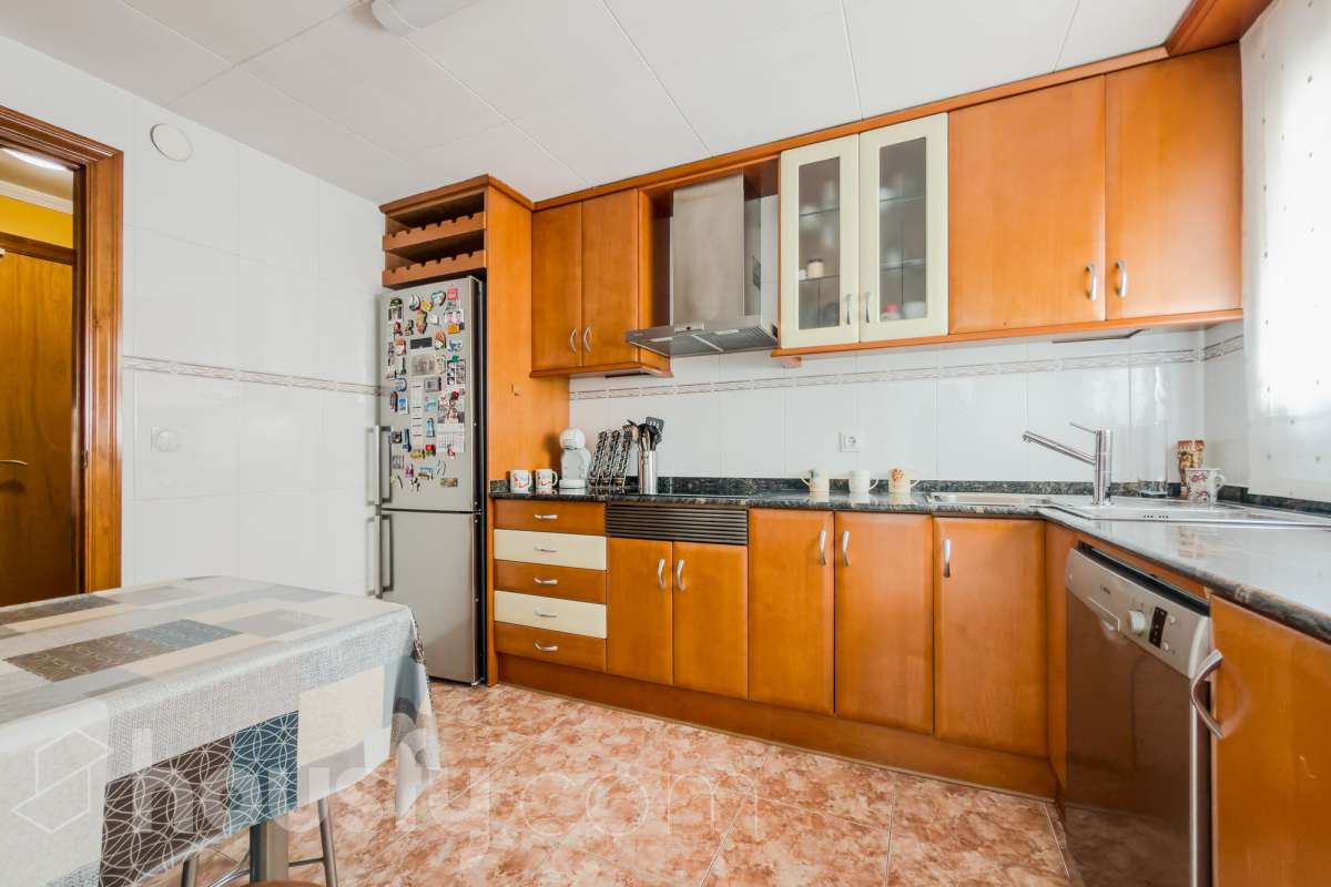 Piso de 4 habitación, con parket desde hace 2 años, y habitaciones pintadas hace 3 años, caldera nueva hace 18 meses-15
