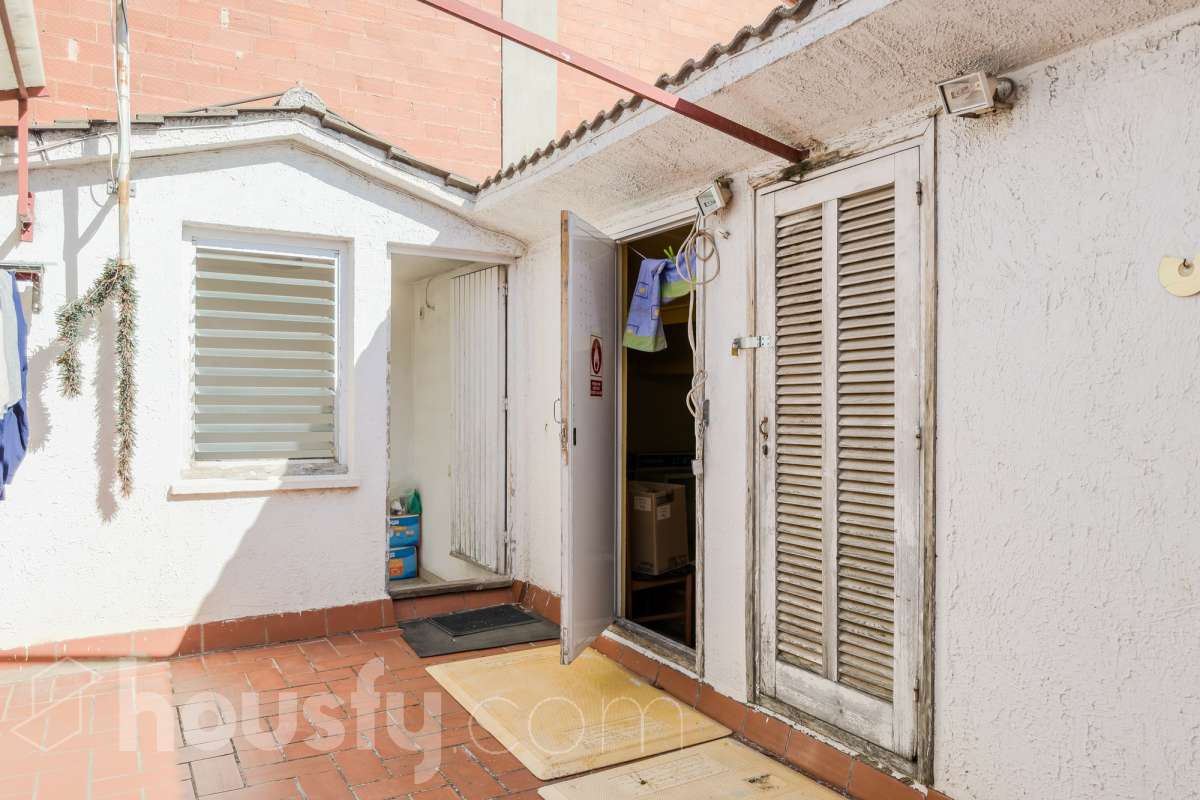 Piso de 4 habitación, con parket desde hace 2 años, y habitaciones pintadas hace 3 años, caldera nueva hace 18 meses-24