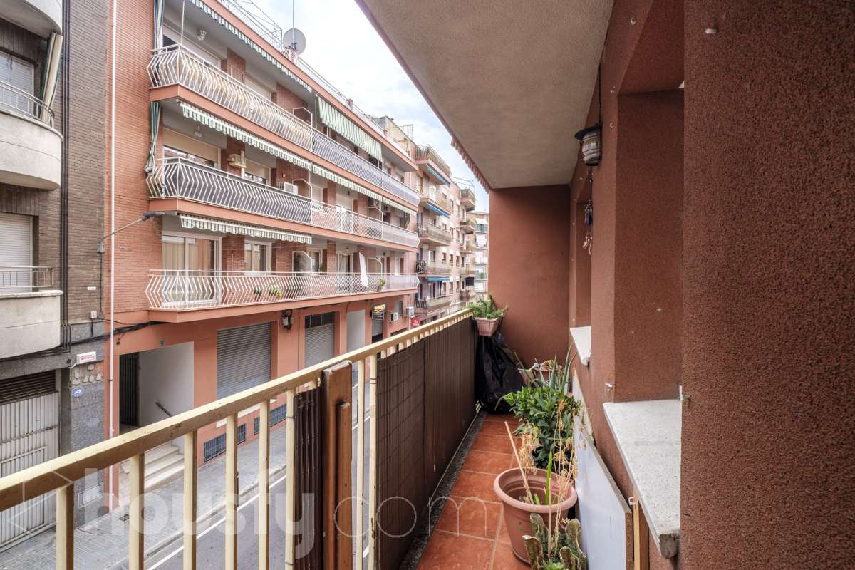 Piso familiar de 4 habitaciones con plaza de garaje en Can Palet (Terrassa)-11