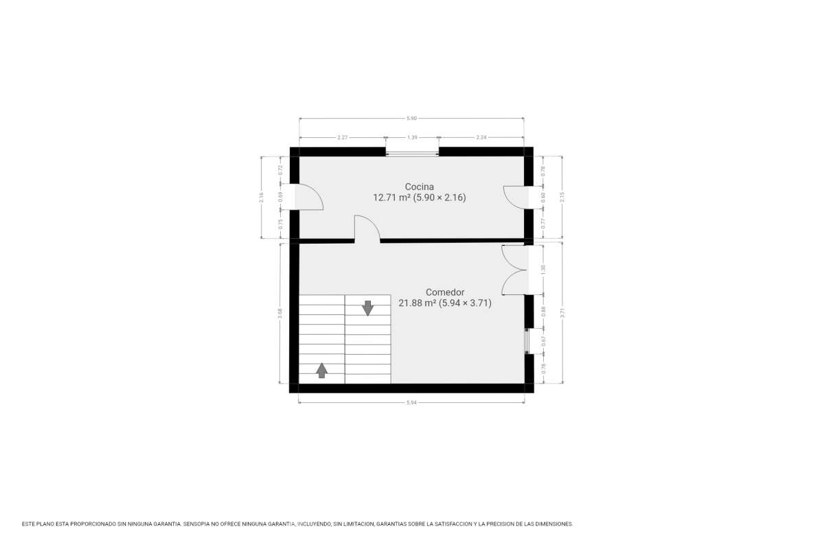 Housfy vende 🏡 amplia casa ubicada en Sant Esteve Sesrovires. Tu refugio perfecto, amplios espacios y calidad de vida a la vista y el escenario perfecto para ver crecer tus sueños. la cuál consta de 189m2 útiles (verificados con la Dirección General de Catastro). Construida en el año: 1994. Distribución de estancias -Salón-comedor -3 Dormitorios -3 Baños -Cocina equipada Características específicas -Cédula de habitabilidad -Ascensor -Aire acondicionado -Trastero -Calefacción -Terraza -Jardín privado -1 Plaza de garaje Zona y entorno Respecto a la ubicación, se sitúa en Sant Esteve Sesrovires, municipio de Barcelona. Esta propiedad se encuentra cerca de transporte público, colegios, supermercados y farmacias. Aviso legal El precio de venta no incluye gastos de la compraventa como notaría, registro, impuestos, ni tampoco honorarios agencia. Esta publicación no es vinculante. Consulta siempre la nota simple con Housfy antes de formalizar la compraventa. Sobre nosotros Housfy es la plataforma integral de servicios inmobiliarios. Nuestra combinación de expertos y tecnología pone al alcance de todo el mundo servicios cómodos, claros y seguros. AICAT número: 7922. Nos encargamos de la gestión y asesoramiento de la compra. ¡Olvídate de todo! Hacemos los trámites por ti. Y, si además necesitas financiación, ponemos a tu disposición un bróker hipotecario para ayudarte a conseguir las mejores condiciones para tu perfil económico. ¿Quieres visitarla? Contacta con Housfy y agenda tu visita sin compromiso. Más información en: housfy.com En cumplimiento de la Ley 8/2026 en Cataluña, el certificado de presencia o ausencia de amianto se encuentra en proceso de tramitación.-45