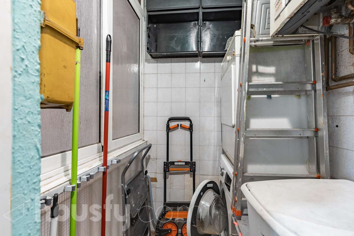 Piso luminoso con amplio comedor, 3 habitaciones, galeria y muchas posibilidades en Gracia!-16