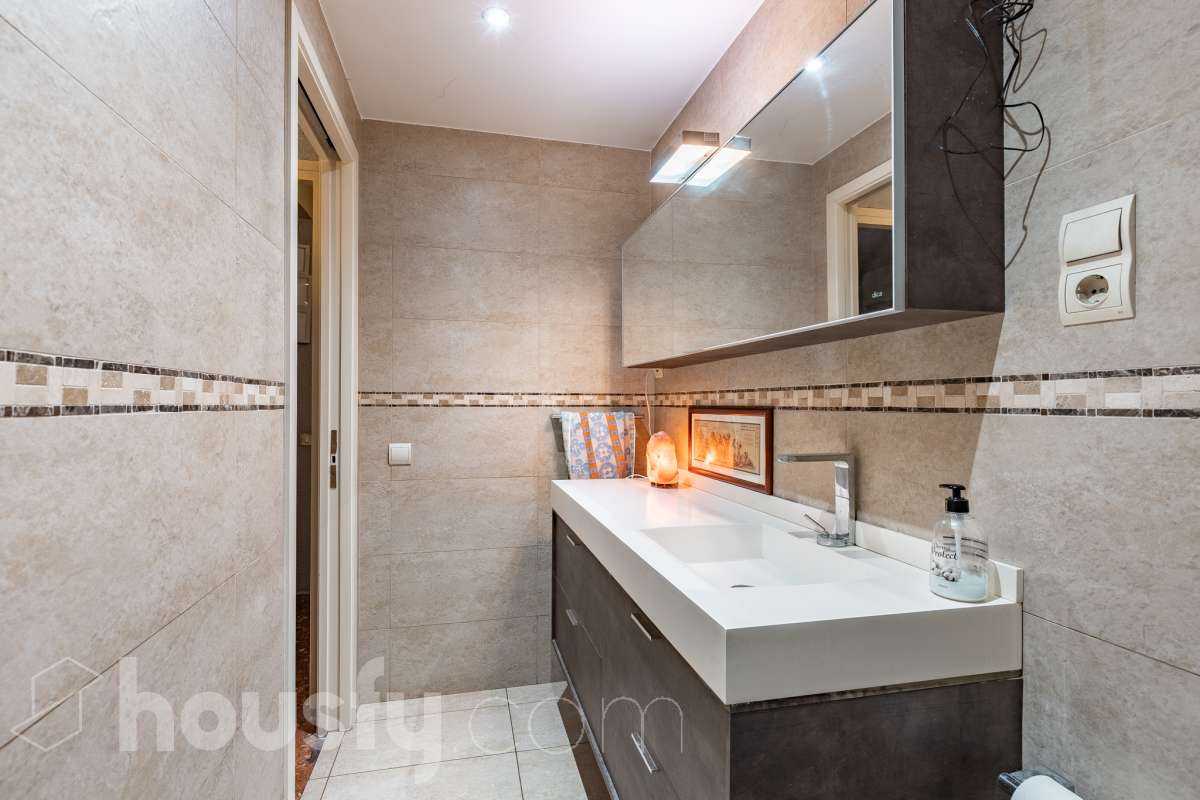 Piso luminoso con amplio comedor, 3 habitaciones, galeria y muchas posibilidades en Gracia!-25