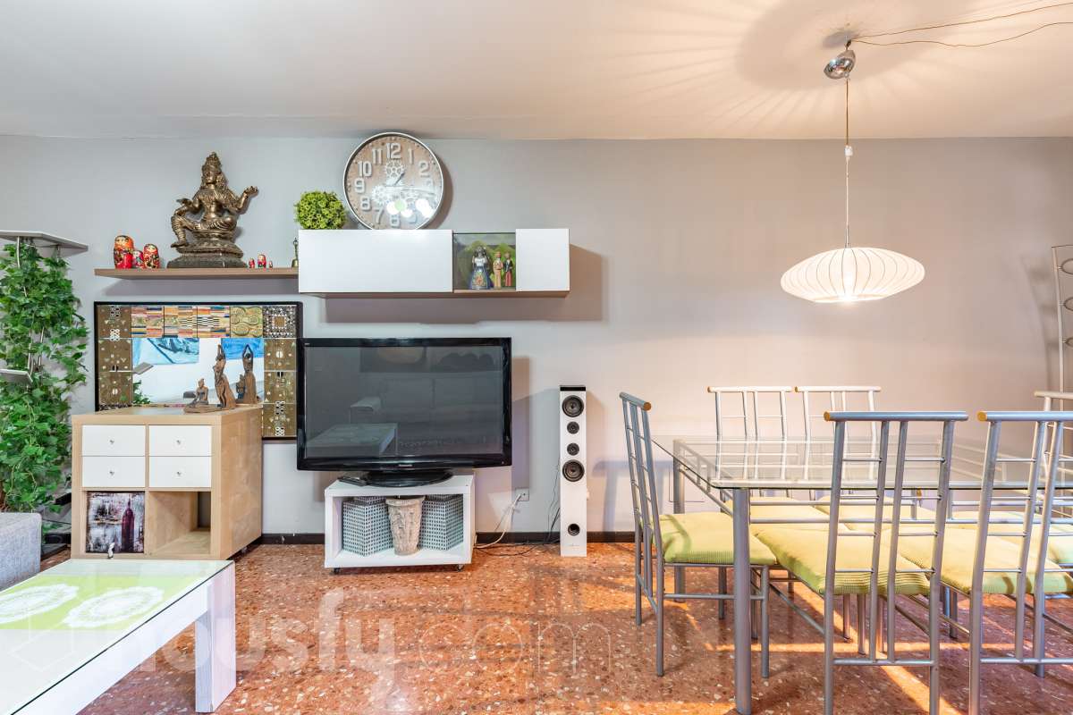 Piso luminoso con amplio comedor, 3 habitaciones, galeria y muchas posibilidades en Gracia!-10