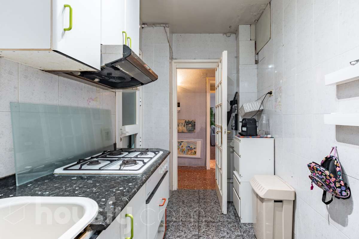 Piso luminoso con amplio comedor, 3 habitaciones, galeria y muchas posibilidades en Gracia!-14