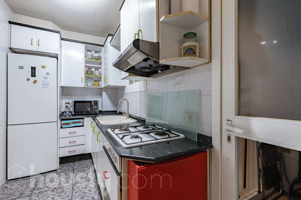 Piso luminoso con amplio comedor, 3 habitaciones, galeria y muchas posibilidades en Gracia!-13