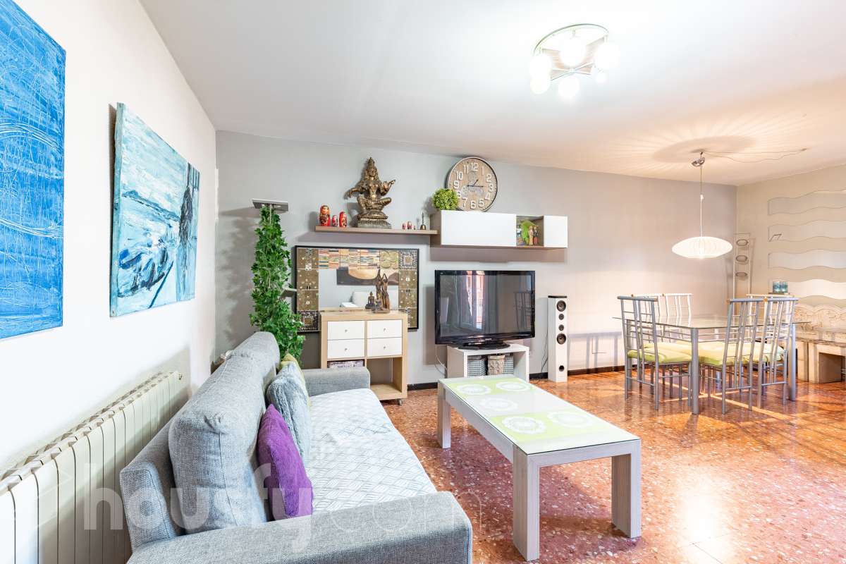 Piso luminoso con amplio comedor, 3 habitaciones, galeria y muchas posibilidades en Gracia!-9