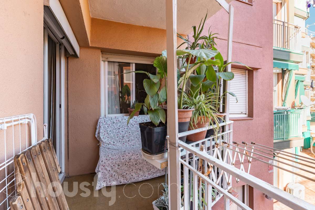 Piso luminoso con amplio comedor, 3 habitaciones, galeria y muchas posibilidades en Gracia!-37