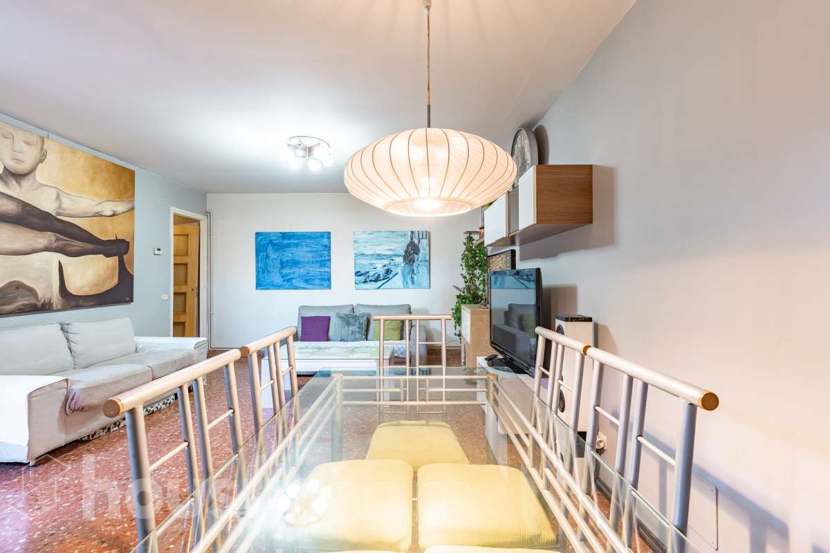 Piso luminoso con amplio comedor, 3 habitaciones, galeria y muchas posibilidades en Gracia!-5