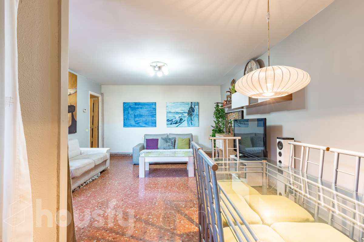 Piso luminoso con amplio comedor, 3 habitaciones, galeria y muchas posibilidades en Gracia!-2
