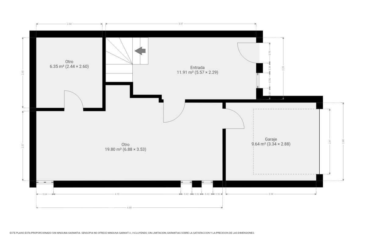 Housfy vende esta amplia casa en Segur de Calafell, ideal para quienes buscan comodidad, amplitud y espacios exteriores donde disfrutar del buen clima durante gran parte del año. La vivienda cuenta con una distribución funcional y acogedora, con un luminoso salón-comedor, cocina equipada, 3 dormitorios y 2 baños completos. Uno de sus principales atractivos son sus amplias y versátiles zonas exteriores. Dispone de jardín privado, piscina privada climatizada, terraza y balcón, espacios perfectos para relajarse, tomar el sol, disfrutar de comidas al aire libre o compartir momentos especiales con familiares y amigos. Gracias a la climatización de la piscina, podrás disfrutar de un baño durante más meses del año. La casa también cuenta con placas solares, aire acondicionado, calefacción y un práctico trastero que aporta un espacio adicional de almacenamiento. Una excelente oportunidad para quienes desean disfrutar de una vivienda espaciosa, con piscina privada climatizada y agradables zonas exteriores en Segur de Calafell. Zona y entorno: Situada en la zona del Jardí d’Europa, en Calafell, la vivienda se encuentra en un entorno residencial tranquilo y familiar. Una ubicación ideal para disfrutar de la calma y la privacidad, sin renunciar a la proximidad de los servicios, comercios y playas de la zona. Aviso legal El precio de venta no incluye gastos de la compraventa como notaría, registro, impuestos, ni tampoco honorarios agencia. Esta publicación no es vinculante. Consulta siempre la nota simple con Housfy antes de formalizar la compraventa. Sobre nosotros Housfy es la plataforma integral de servicios inmobiliarios. Nuestra combinación de expertos y tecnología pone al alcance de todo el mundo servicios cómodos, claros y seguros. AICAT número: 7922. Nos encargamos de la gestión y asesoramiento de la compra. ¡Olvídate de todo! Hacemos los trámites por ti. Y, si además necesitas financiación, ponemos a tu disposición un bróker hipotecario para ayudarte a conseguir las mejores condiciones para tu perfil económico. ¿Quieres visitarla? Contacta con Housfy y agenda tu visita sin compromiso. Más información en: housfy.com En cumplimiento de la Ley 8/2026 en Cataluña, el certificado de presencia o ausencia de amianto se encuentra en proceso de tramitación.-50