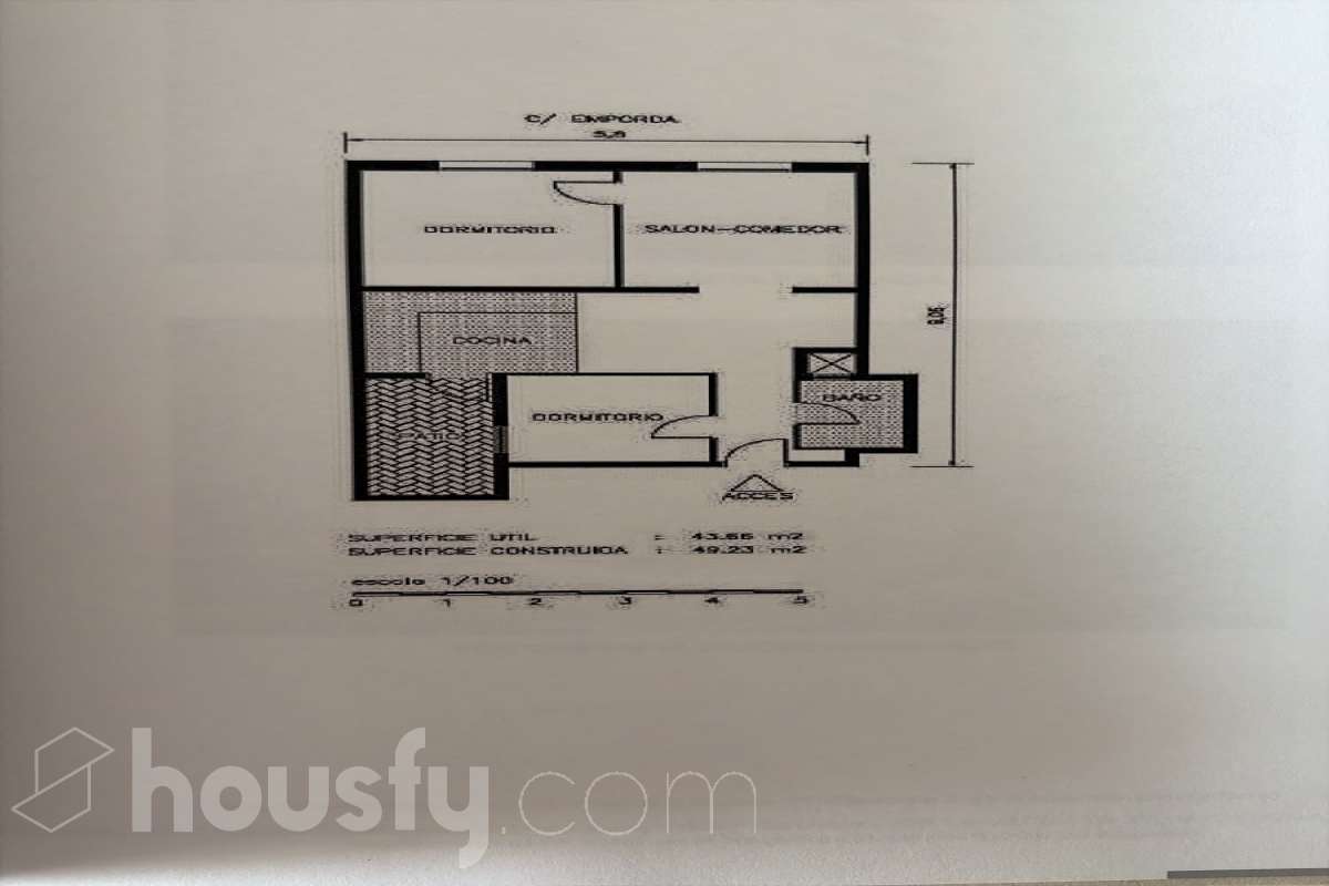 Housfy vende 🏡 luminoso piso ubicado en Badalona, el cuál consta de 45m2 útiles (verificados con la Dirección General de Catastro). Construido en el año: 1965. VIVIENDA ALQUILADA, PRODUCTO DE INVERSIÓN Distribución de estancias -Salón-comedor -2 Dormitorios -1 Baño -Cocina equipada Características específicas -Ascensor -Amueblado -Calefacción Zona y entorno Respecto a la ubicación, se sitúa en Badalona, municipio de Barcelona. Esta propiedad se encuentra cerca de transporte público, colegios, supermercados y farmacias. Aviso legal El precio de venta no incluye gastos de la compraventa como notaría, registro, impuestos, ni tampoco honorarios agencia. Esta publicación no es vinculante. Consulta siempre la nota simple con Housfy antes de formalizar la compraventa. Sobre nosotros Housfy es la plataforma integral de servicios inmobiliarios. Nuestra combinación de expertos y tecnología pone al alcance de todo el mundo servicios cómodos, claros y seguros. AICAT número: 7922. Nos encargamos de la gestión y asesoramiento de la compra. ¡Olvídate de todo! Hacemos los trámites por ti. Y, si además necesitas financiación, ponemos a tu disposición un bróker hipotecario para ayudarte a conseguir las mejores condiciones para tu perfil económico. ¿Quieres visitarla? Contacta con Housfy y agenda tu visita sin compromiso. Más información en: housfy.com En cumplimiento de la Ley 8/2026 en Cataluña, el certificado de presencia o ausencia de amianto se encuentra en proceso de tramitación.-9